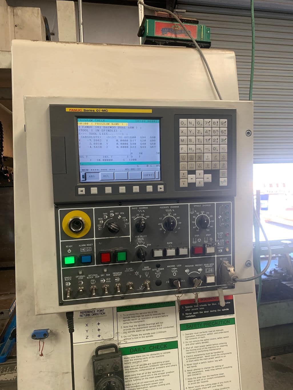 Doosan Daewoo DMV 3016LD VMC 2006 - Remote Jog Handle, Rigid Tapping, Under Power - Image 3