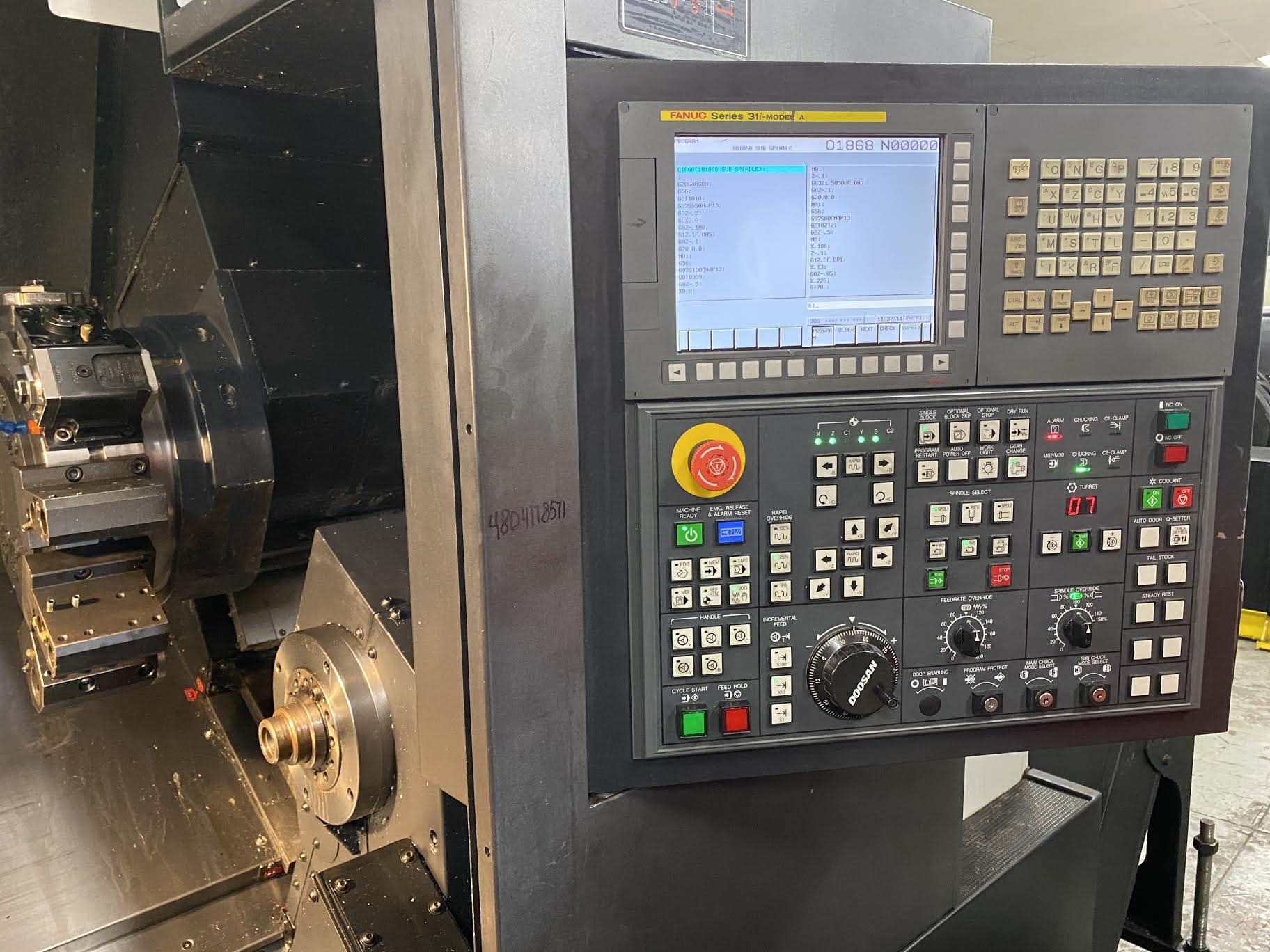 Doosan Puma 2100SY CNC Turning Center Lathe, 2011 - LNS Barfeed, Sub Spindle, Live Tool - Image 3