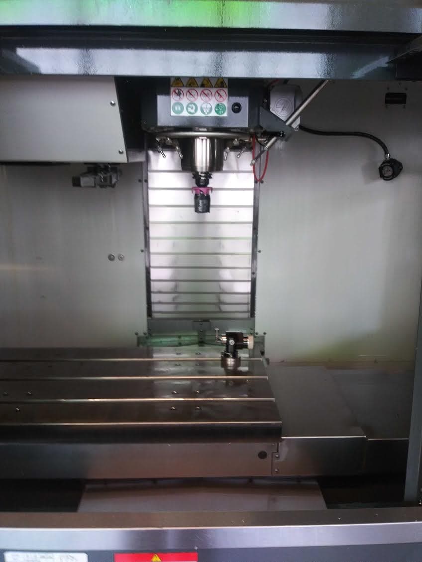 Haas VF-2SSYT VMC, 2017 - 15K RPM, 40+1SMTC, WIPS, TSC, 4th Axis Ready - Image 2