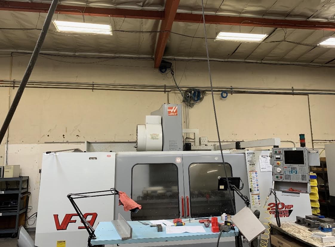 Haas VF-9/40 VMC, 2000 - Side-Mount ATC, Chip Auger, Expanded Memory, 4th Axis Ready
