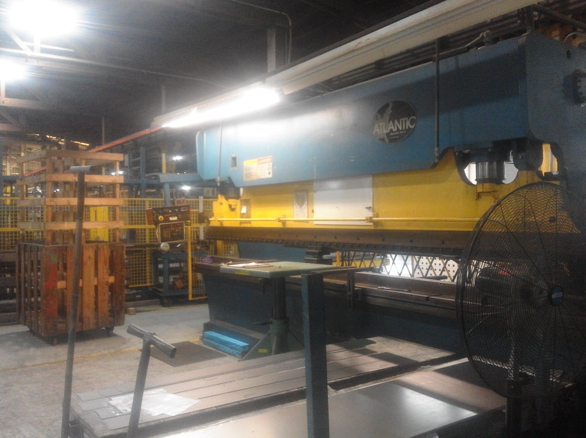 200 Ton x 16' Haco HDE Press Brake, 1991 - Tooling Included - Image 2