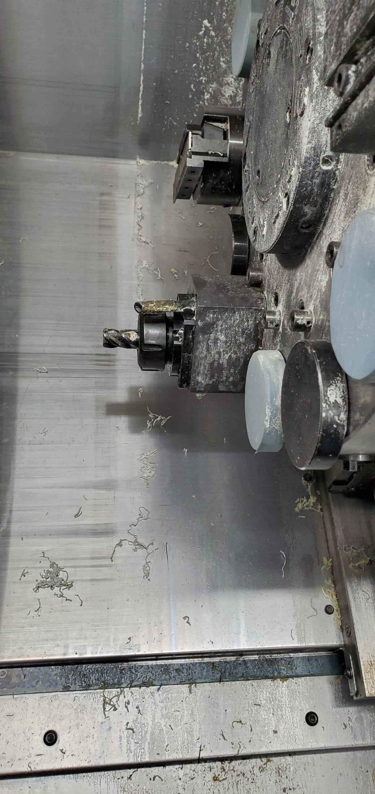 Okuma Spaceturn LB400-M CNC Lathe, 2000 - Y Axis, Chip Conveyor, Live Tooling - Image 8