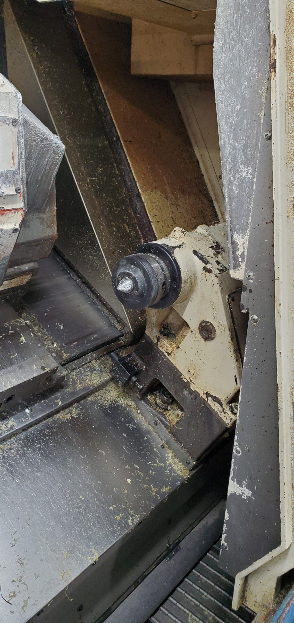 Okuma Spaceturn LB400-M CNC Lathe, 2000 - Y Axis, Chip Conveyor, Live Tooling - Image 9