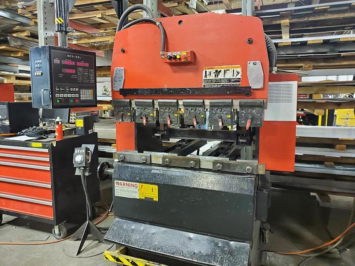 35 Ton X 4' Amada RG-35S CNC Press Brake, 1998 - NC9EX-II Control, (2) Finger Assemblies, Full Set of Punch Holders