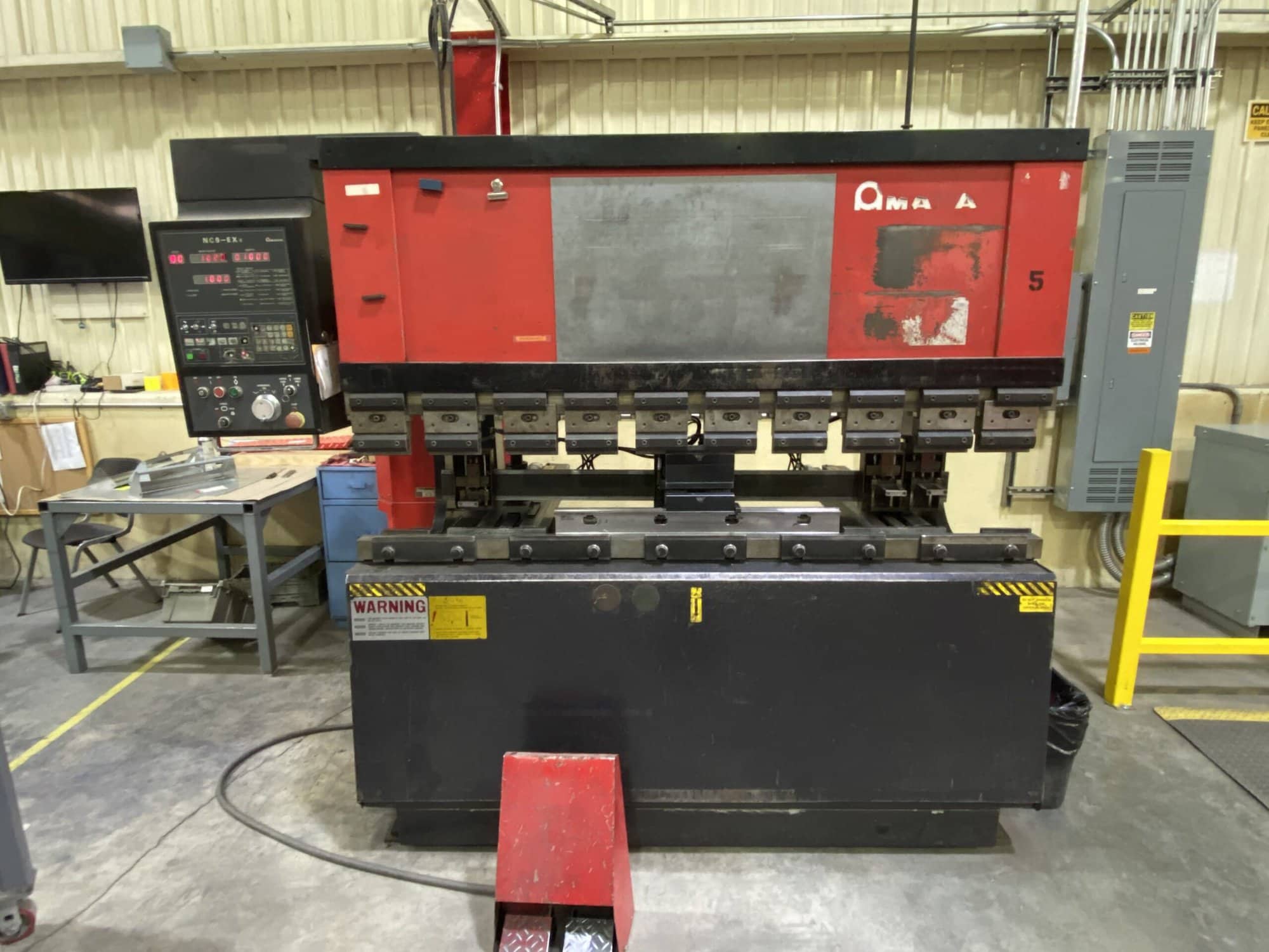 55 Ton x 6.5' Amada FBD-5020E CNC Press Brake, 1994 - NC9-EXII 3-Axis CNC Control, Under Power