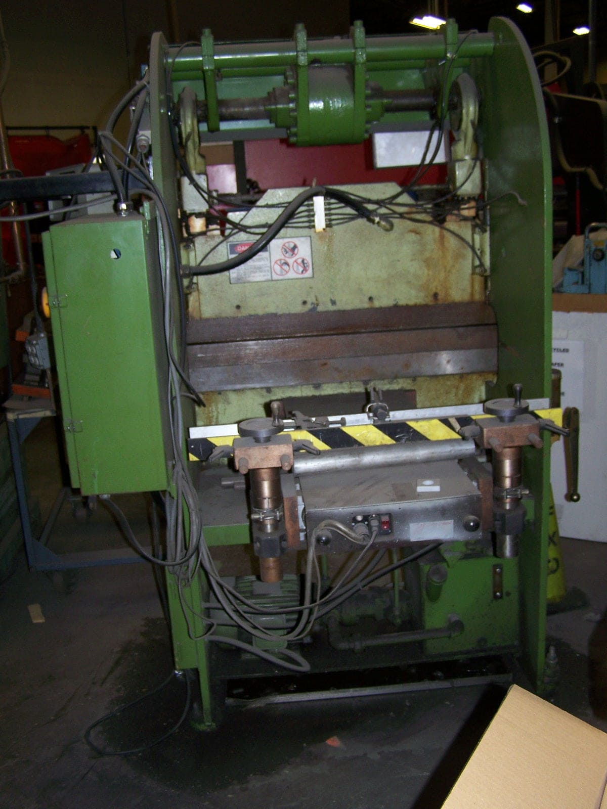 17 Ton x 4' Morgan Denver Manual Press Brake - Image 4