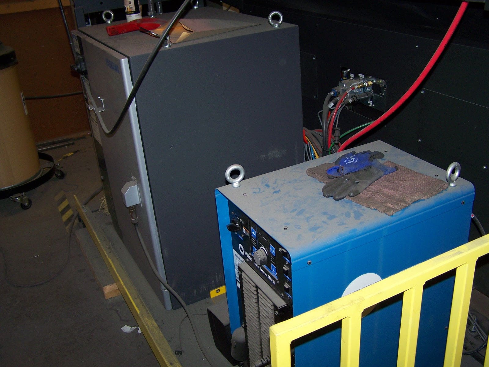 Yaskawa Motoman MA1440 with ArcWorld 1000, 2017 - Welding Robot Workcell and Torch Cleaning Station, DX200 Controller - Image 11