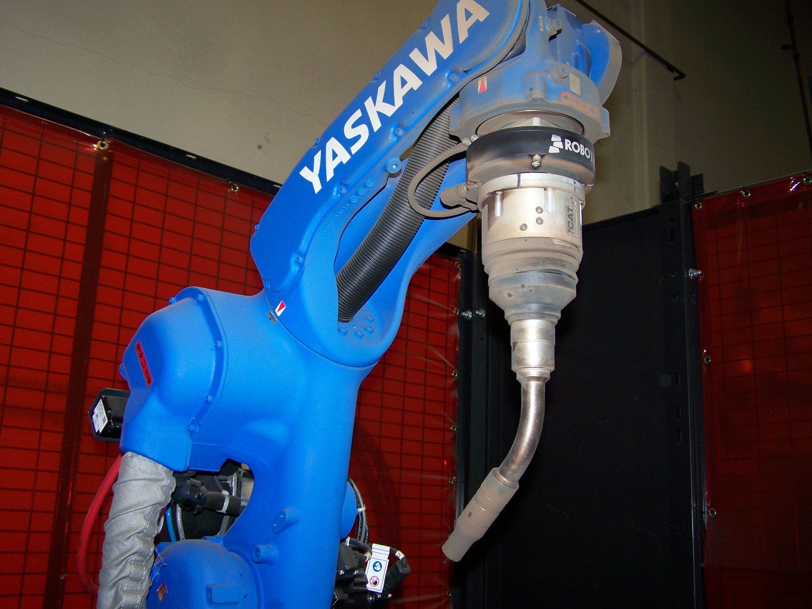 Yaskawa Motoman MA1440 with ArcWorld 1000, 2017 - Welding Robot Workcell and Torch Cleaning Station, DX200 Controller - Image 7