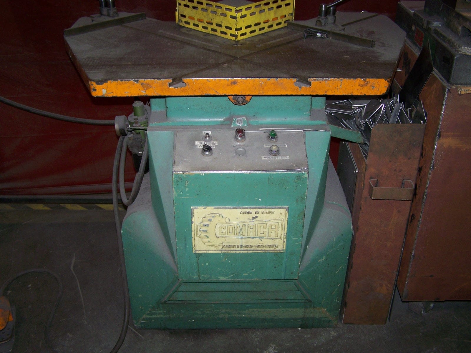 4mm Comaca N 225/4 Hydraulic Notcher, 1989 - Image 2