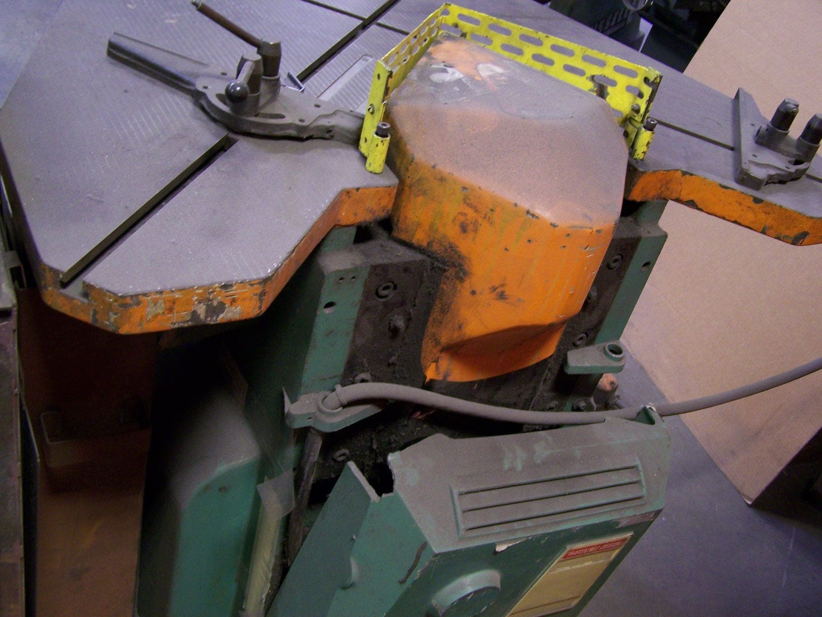 4mm Comaca N 225/4 Hydraulic Notcher, 1989 - Image 3