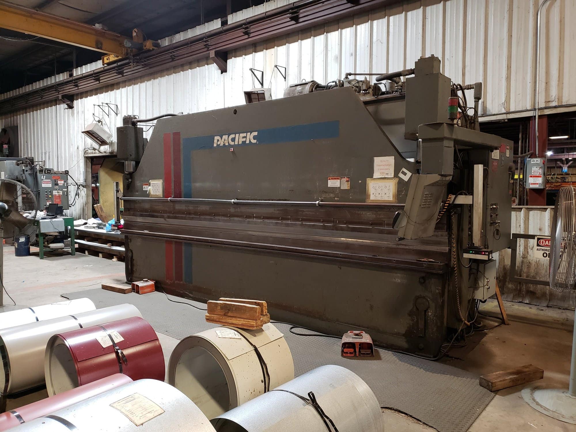 135 Ton x 18' Pacific FF135-18IIS CNC Press Brake, 1992