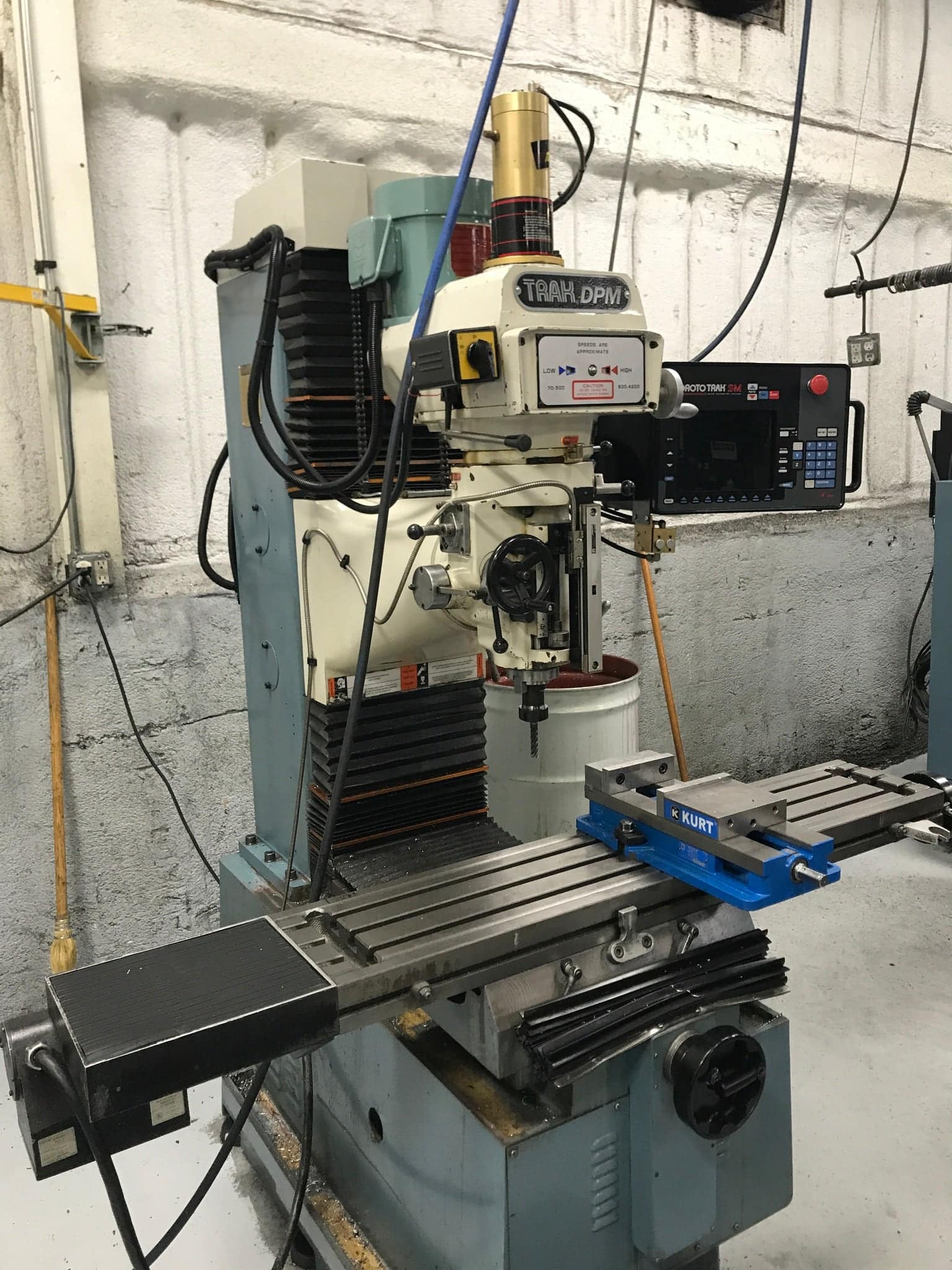 SouthWestern Industries SWI Trak DPMS3, CNC Knee Mill, 2004 - ProtoTrak SM