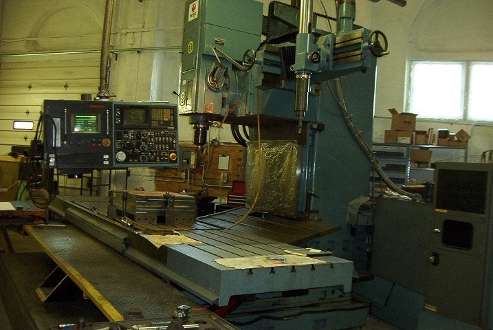 KAFO Phoenix VTC-3010 Vertical Boring Mill, 1989 - Fanuc, Under Power