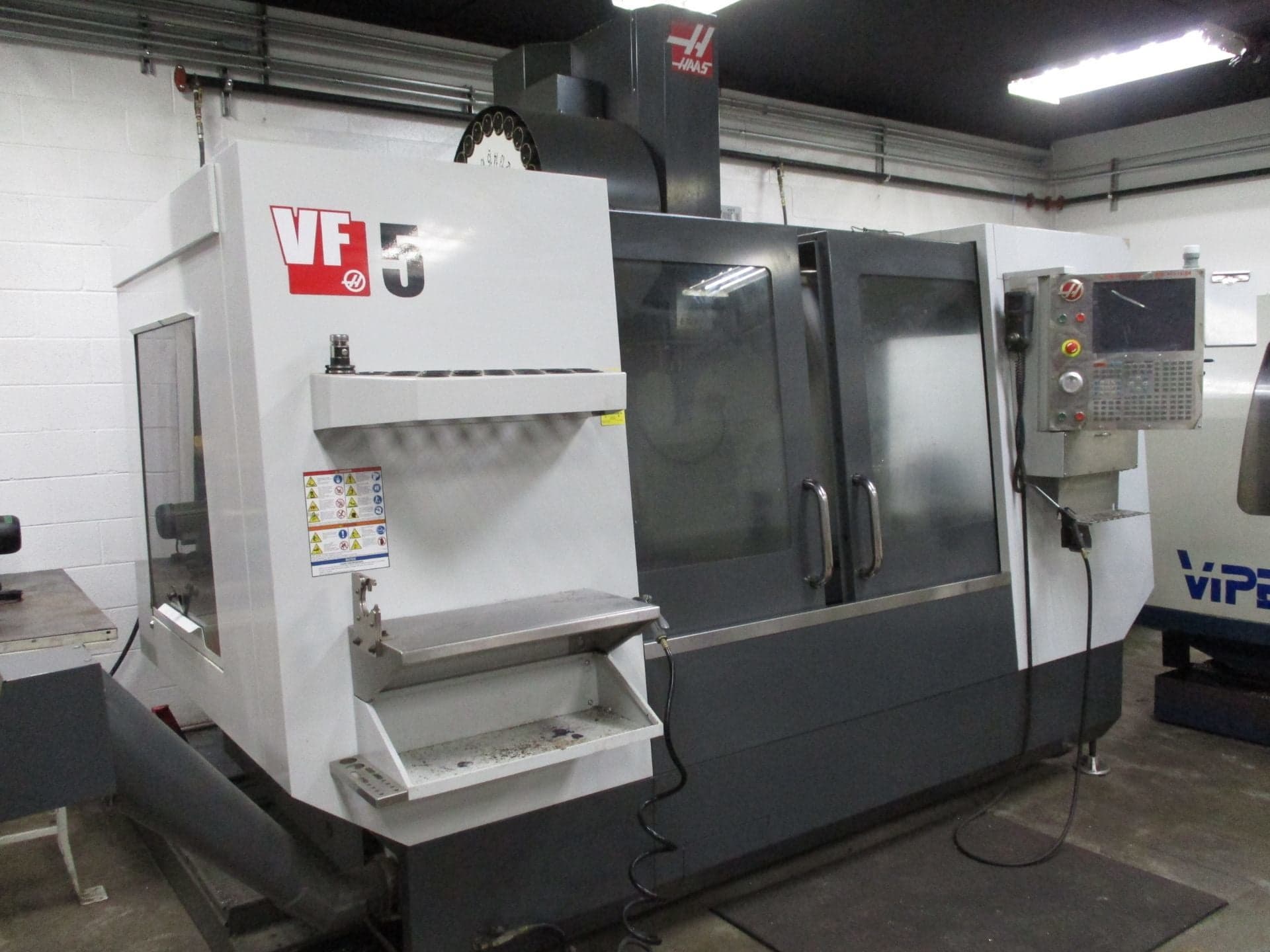 Haas VF-5 VMC, 2015- 15k RPM, WIPS, Low Hours