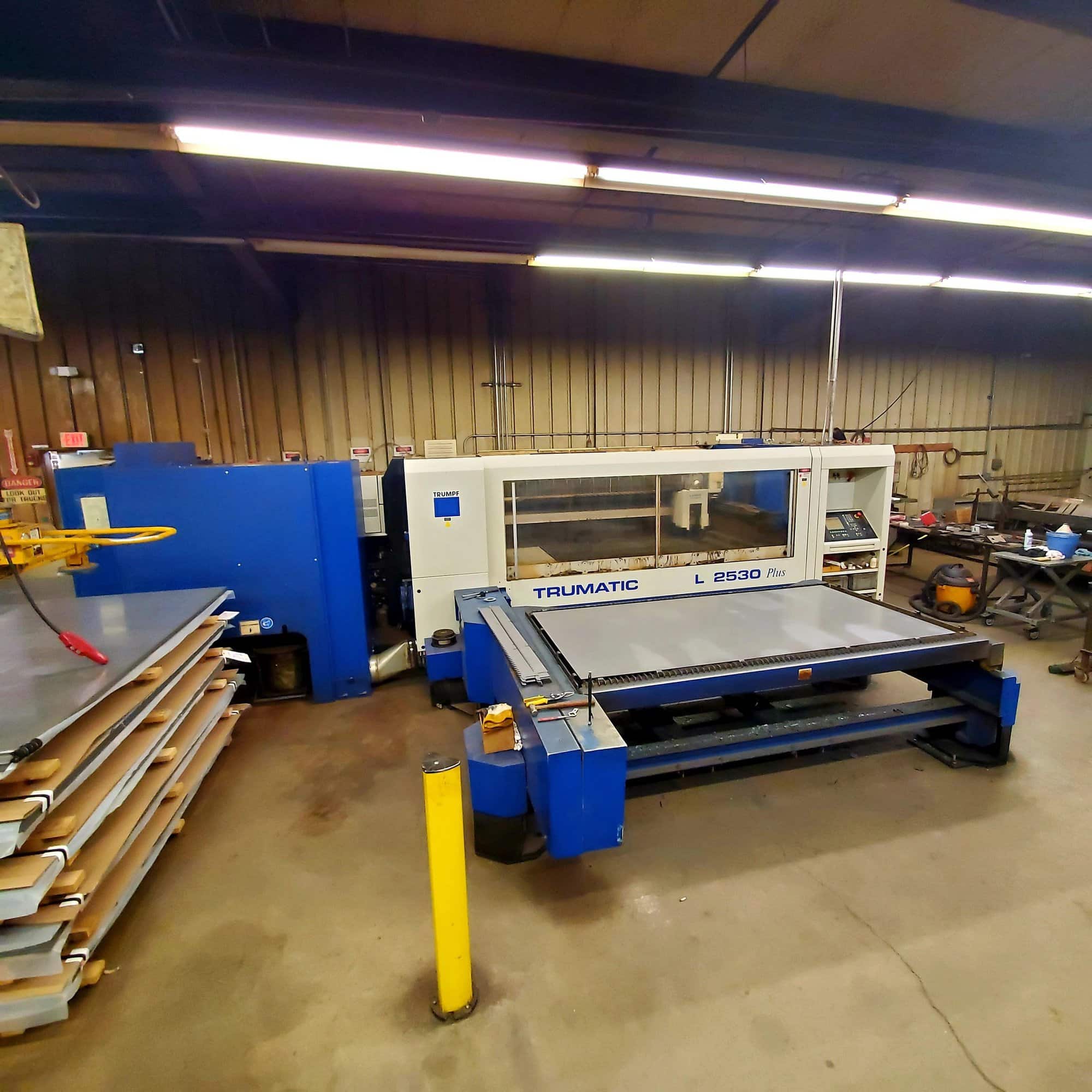 3200 Watt Trumpf L2530 Plus Laser, 2003 - 4' x 8', Resonator recently replaced!