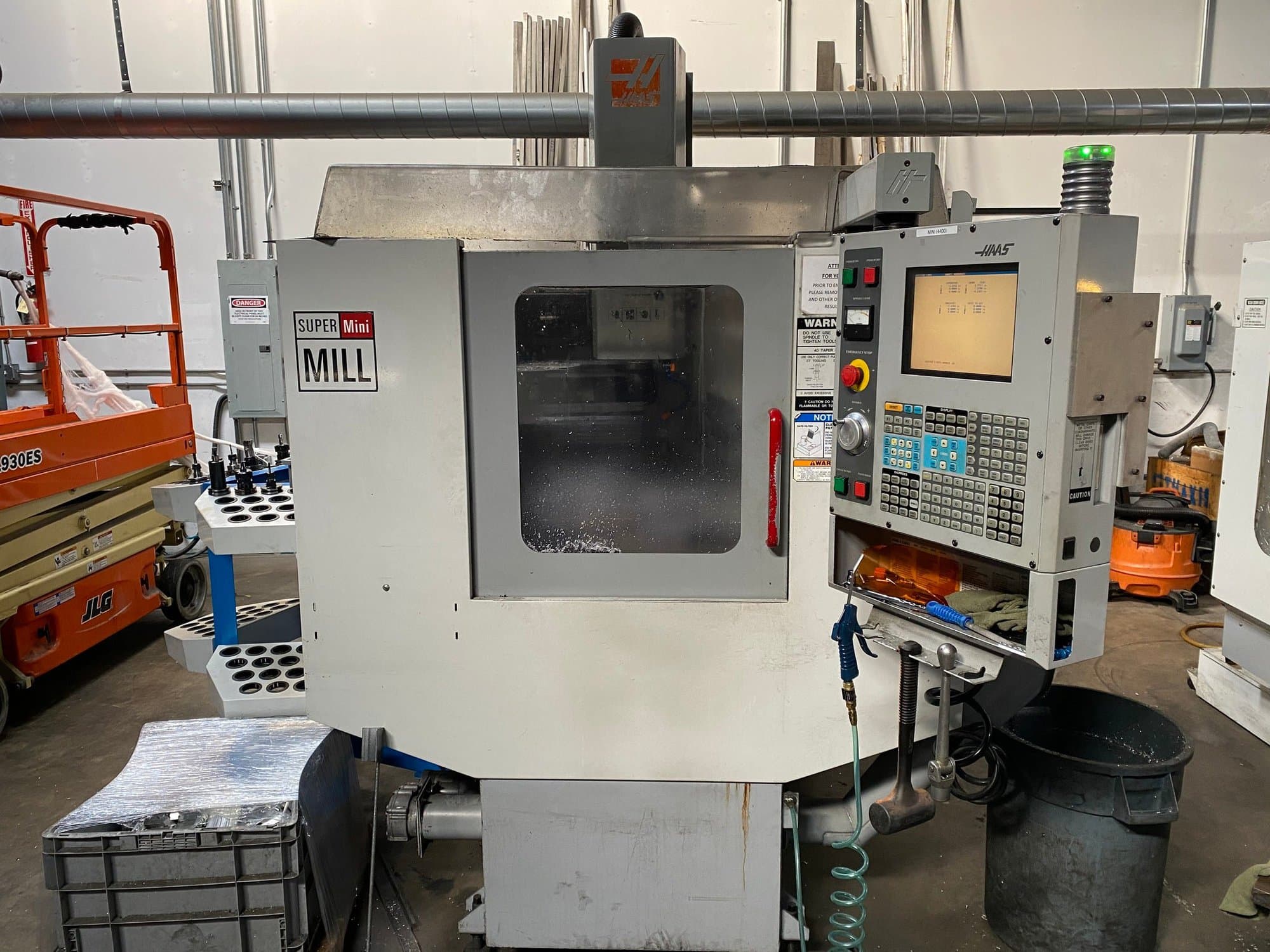 Haas Super Mini Mill VMC, 2004 - Chip Auger, 10,000 RPM