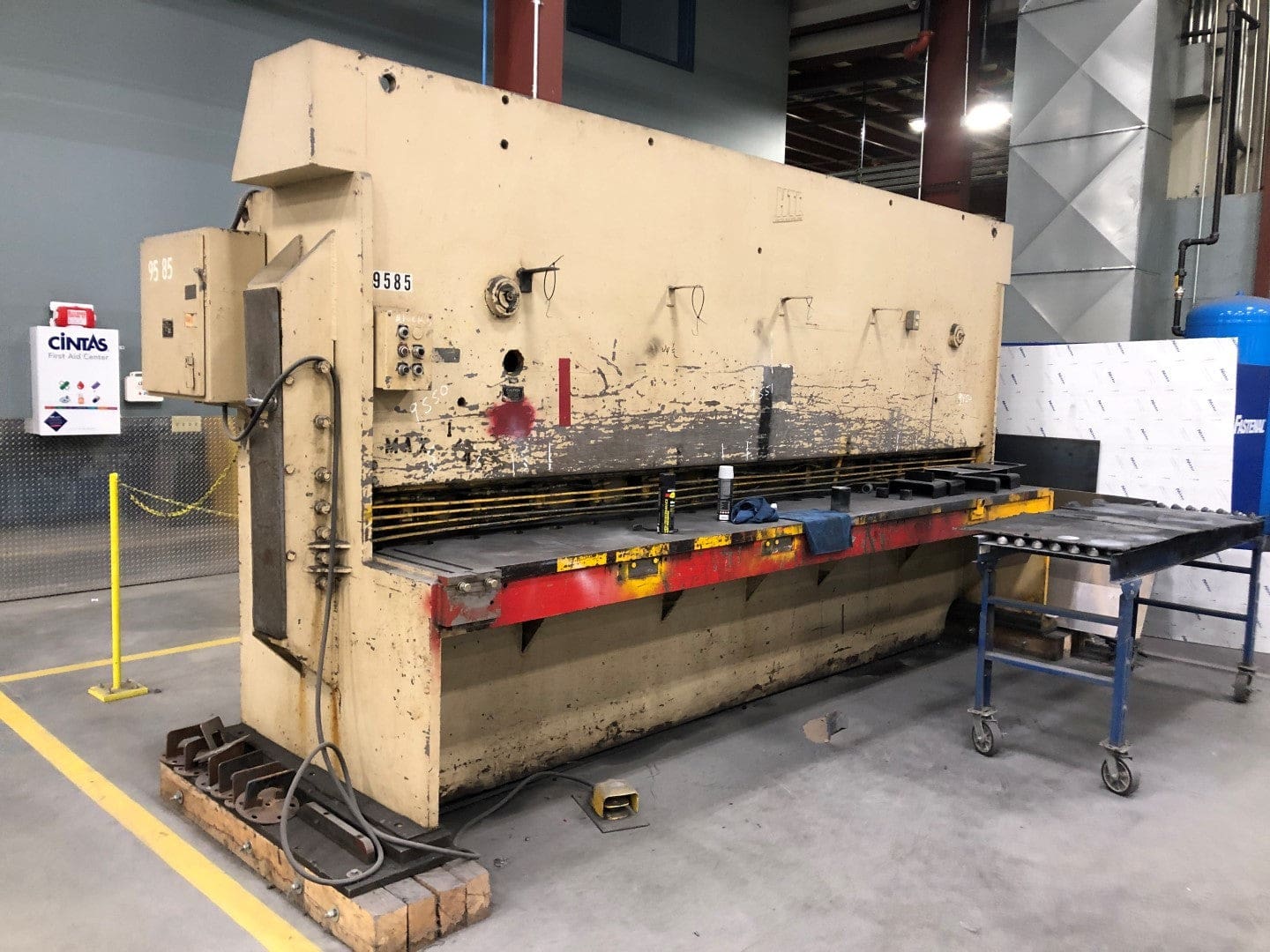 3/8" x 14' HTC Hydraulic Shear, 1975- Power Squaring Arm