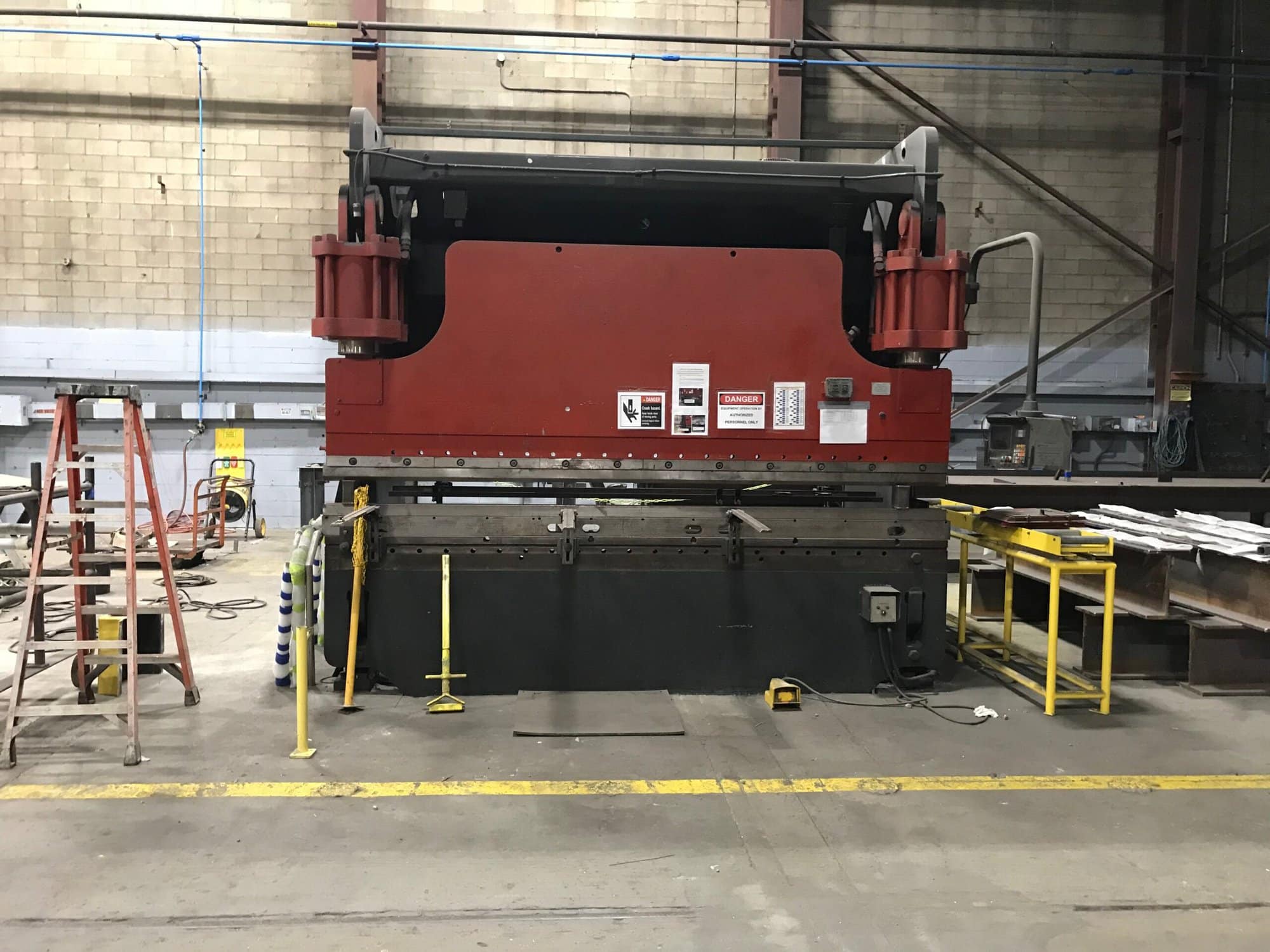 350 Ton x 12' Cincinnati 350CBx10' CNC Press Brake, 1995- Hurco Autobend 7, Tooling Included