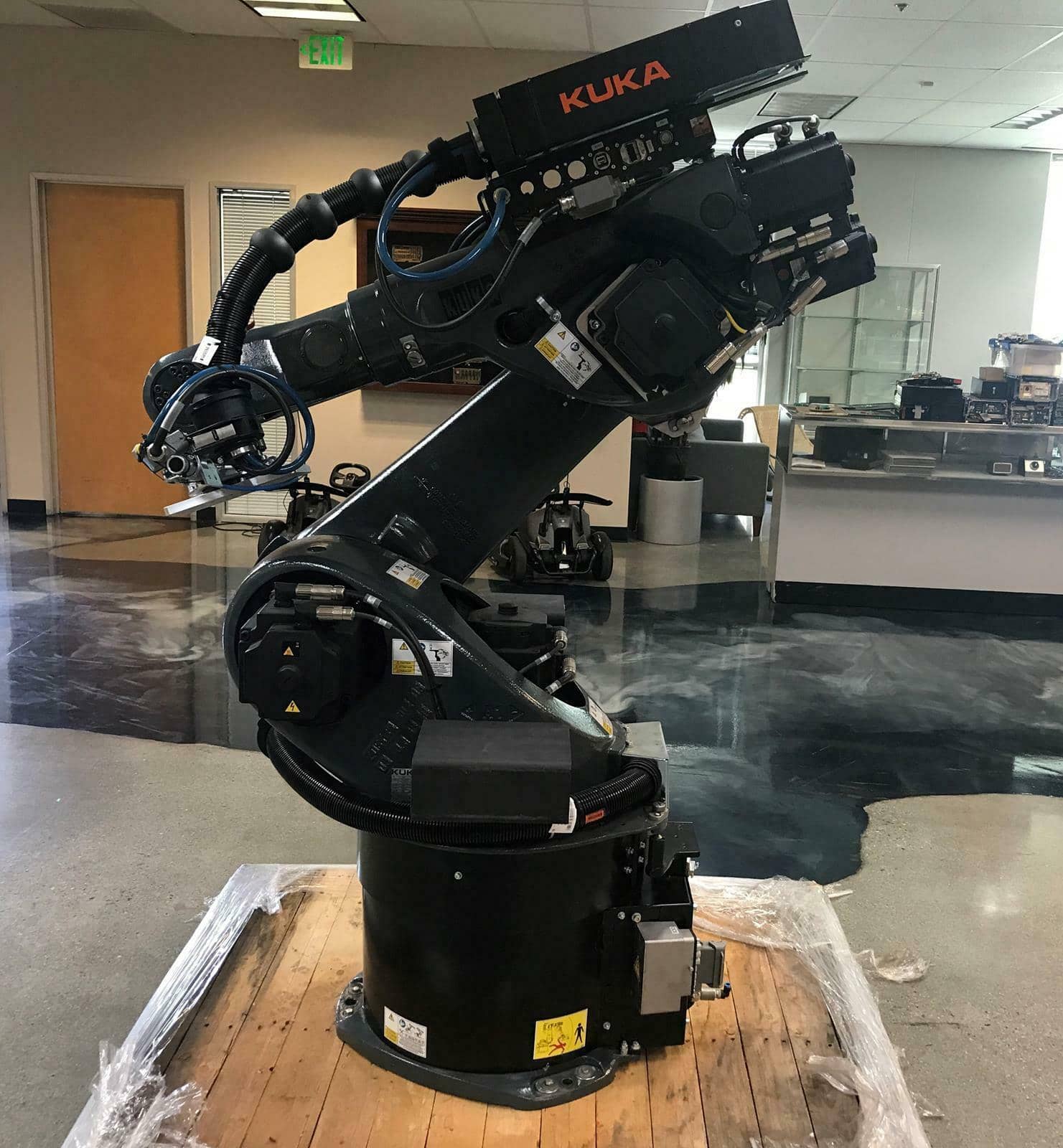 Kuka KR 60-3 CNC Robot, 2019 - KR C4 Control Unit, Never Used