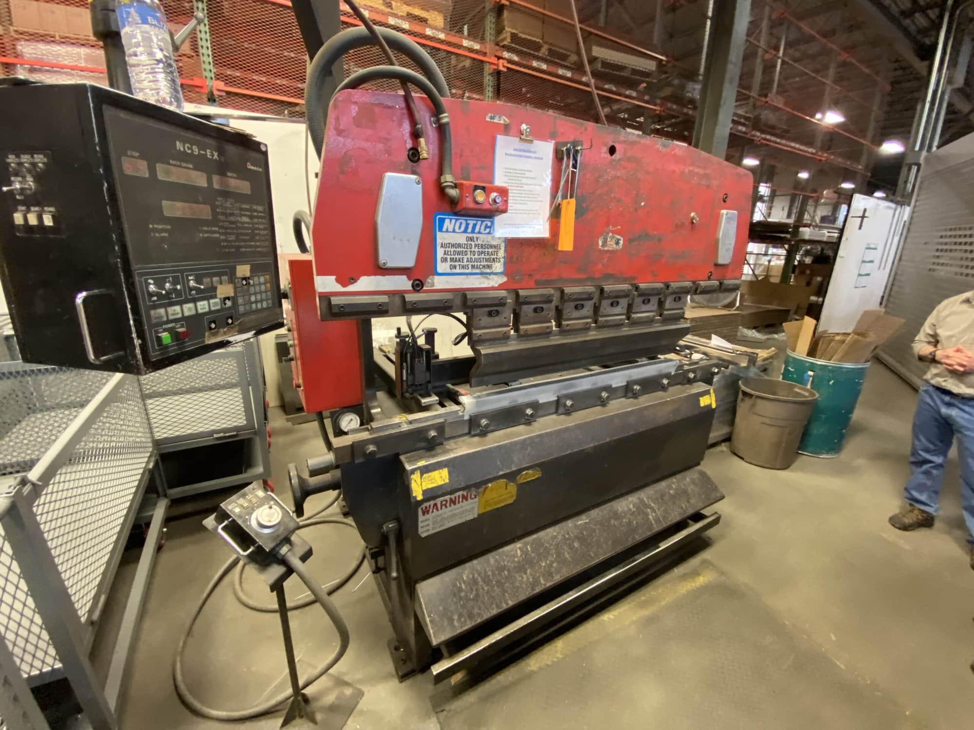 55 Ton x 6.5' Amada RG-50 CNC Press Brake, 1995 - NC9-EXII 3-Axis CNC Control - Image 2