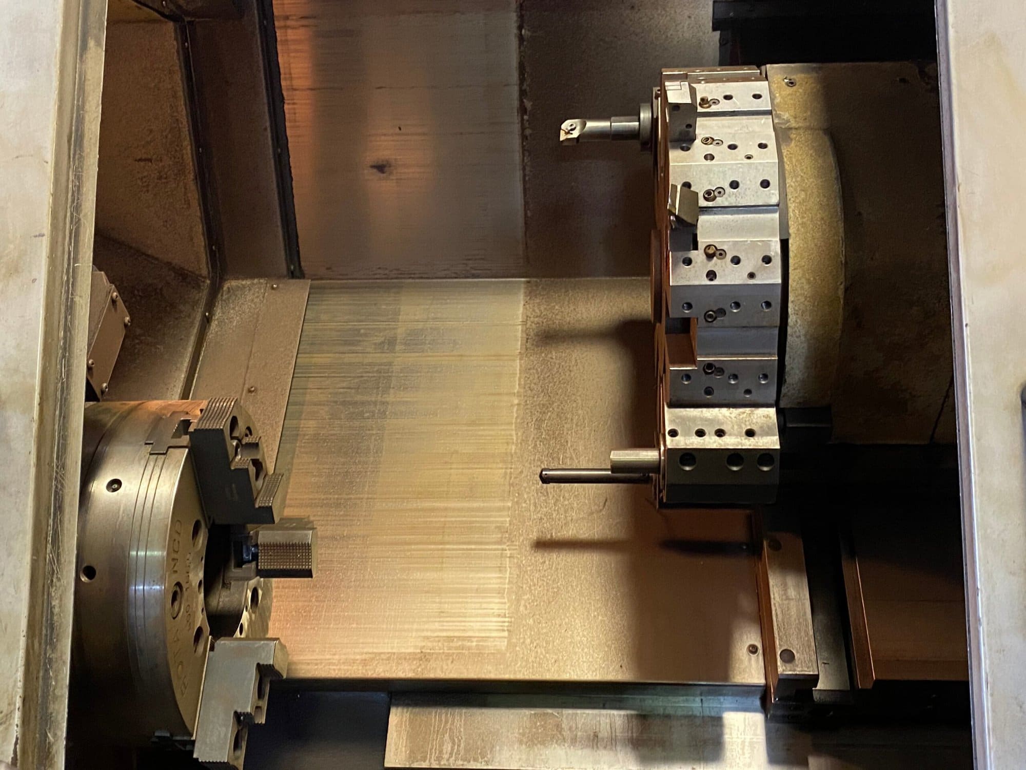 Doosan Puma 400C CNC Lathe, 2007 - Tailstock, Chip Conveyor - Image 8