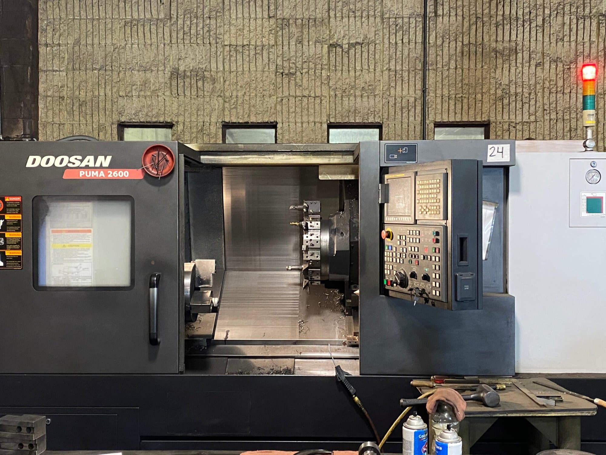 Doosan Puma 2600 CNC Lathe, 2011 - Tailstock, Chip Conveyor
