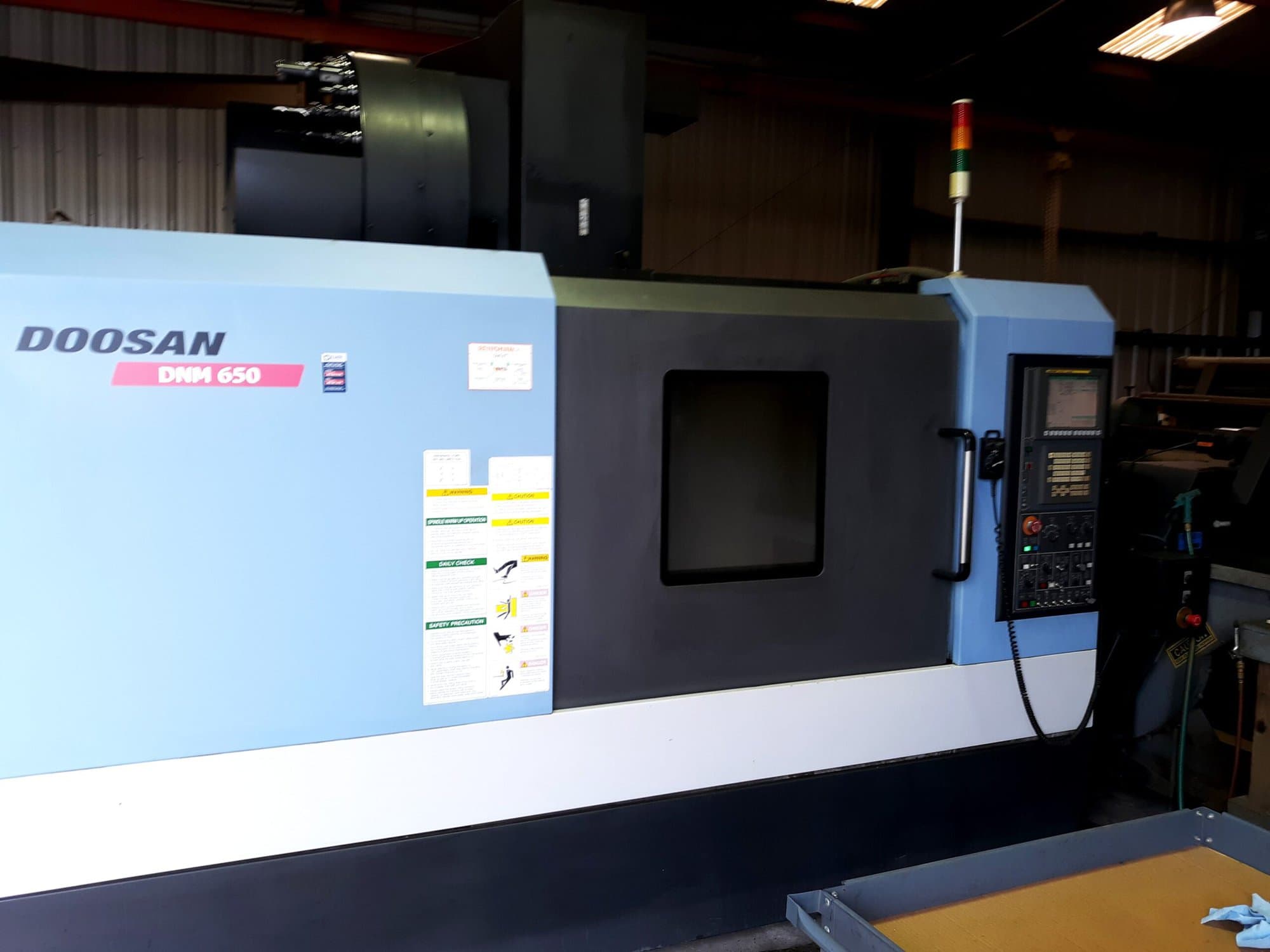 Doosan DNM 650 VMC, 2010 - 4th Axis, Tooling, 50" x 26" Travel - Image 2