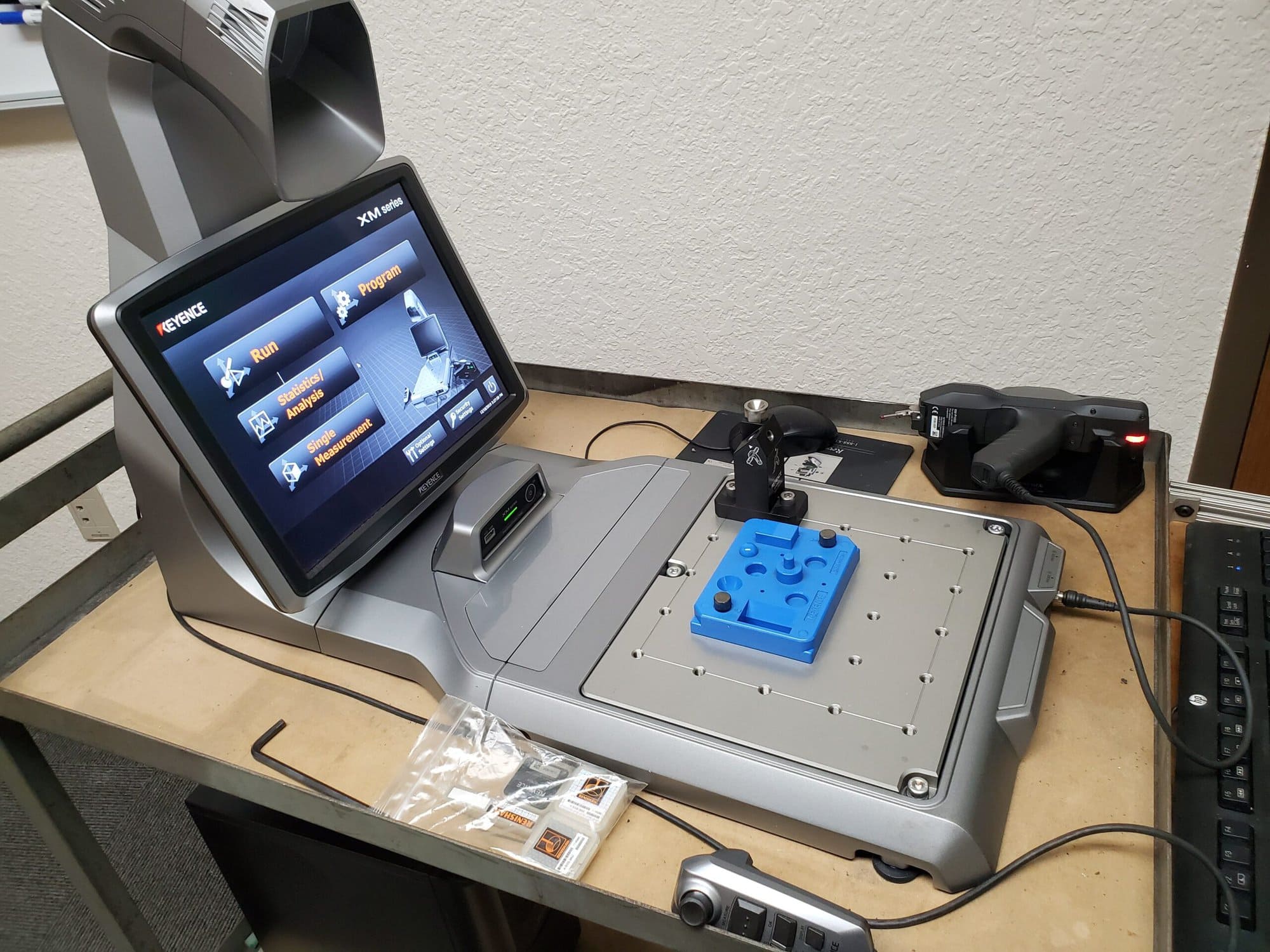 Keyence XM-1000 XM-T1000 Handheld Probe CMM, 2016 - 3D Measurement, XM Series - Image 3