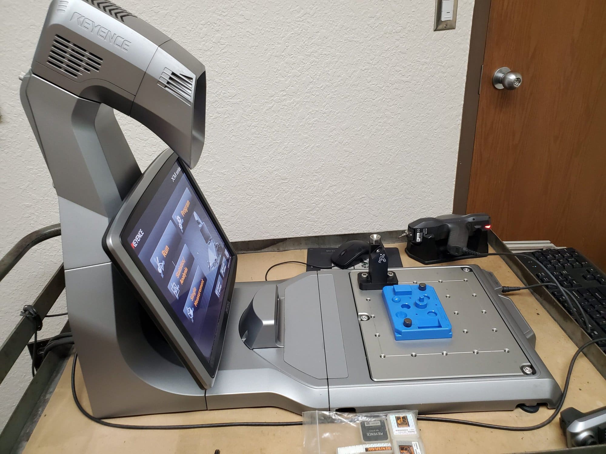 Keyence XM-1000 XM-T1000 Handheld Probe CMM, 2016 - 3D Measurement, XM Series - Image 2