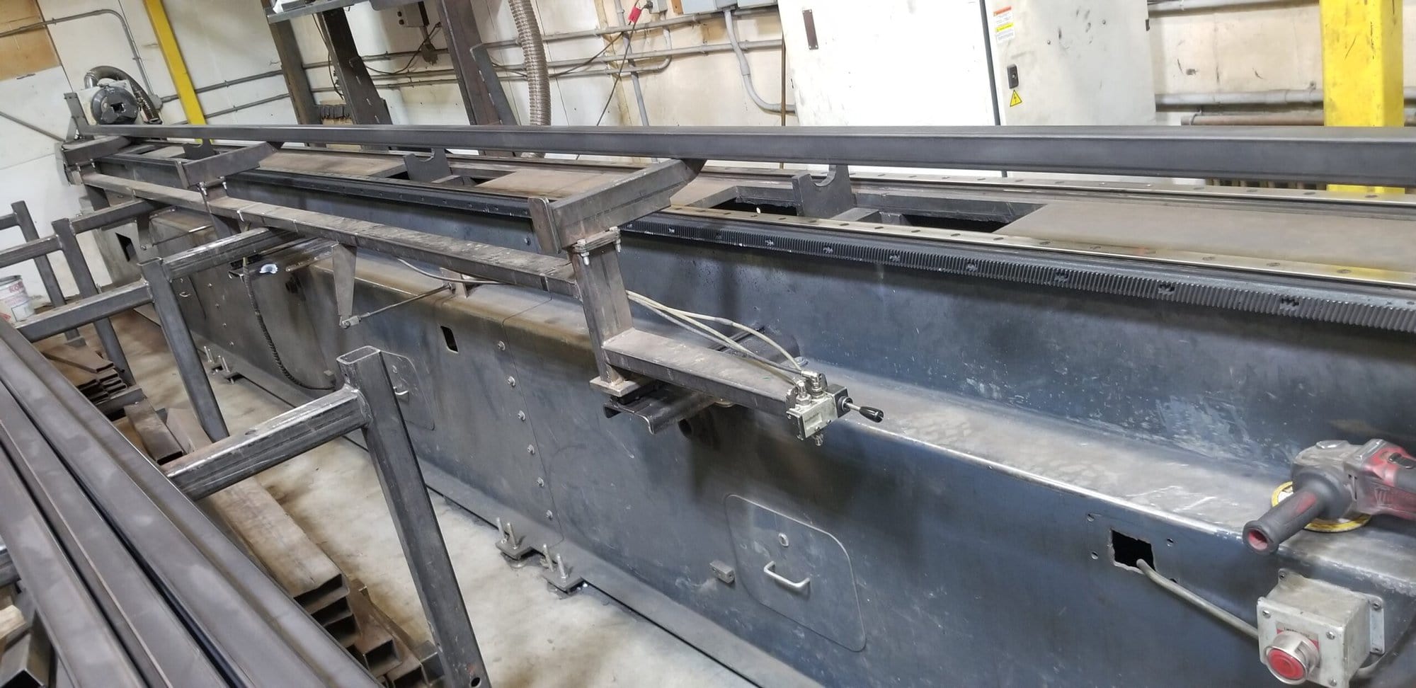 2000 Watt Altamar LT2400 Tube Laser, 2004 - 6” X 24’, Semi-Automatic Bundle Feed Infeed Shuttle - Image 4