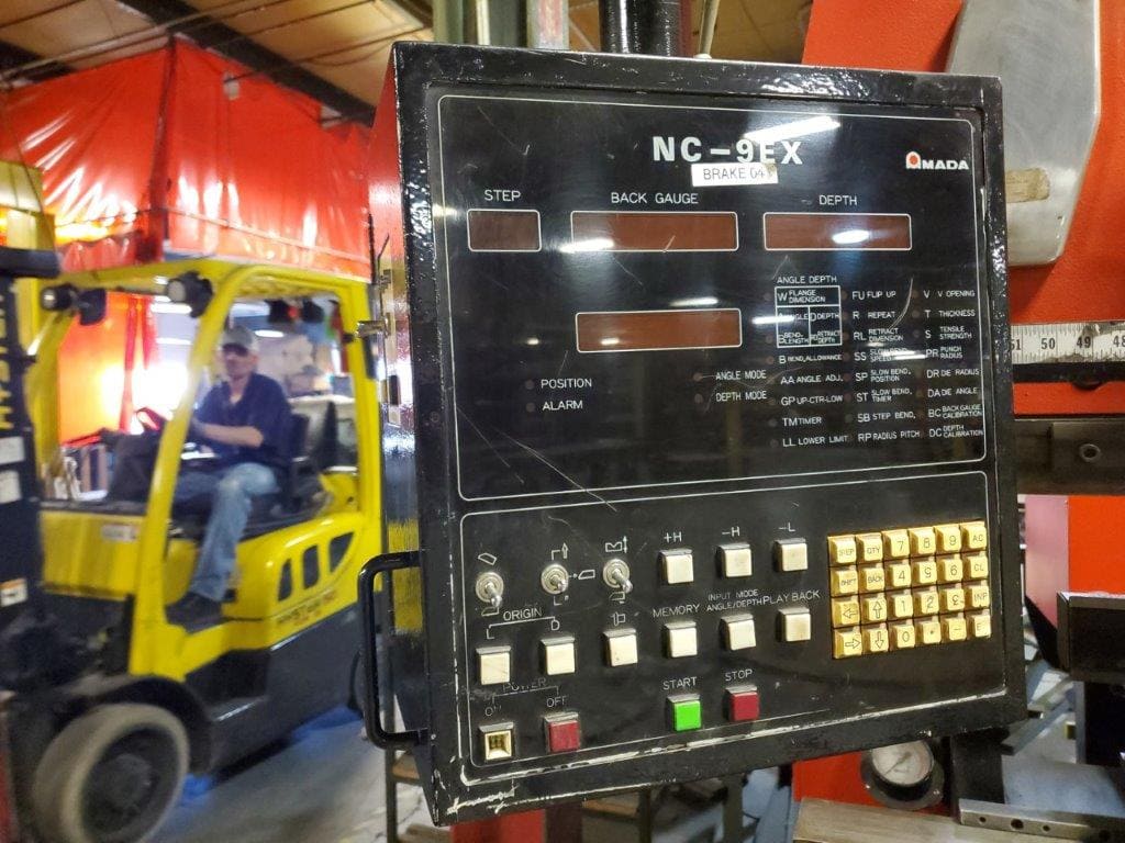 110 Ton X 10' Amada RG-100 CNC Press Brake, 1984 - NC9EX Control, (4) Finger Assemblies, Full Set of Punch Holders - Image 4