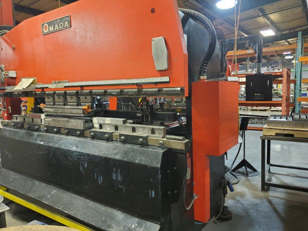 110 Ton X 10' Amada RG-100 CNC Press Brake, 1984 - NC9EX Control, (4) Finger Assemblies, Full Set of Punch Holders - Image 3