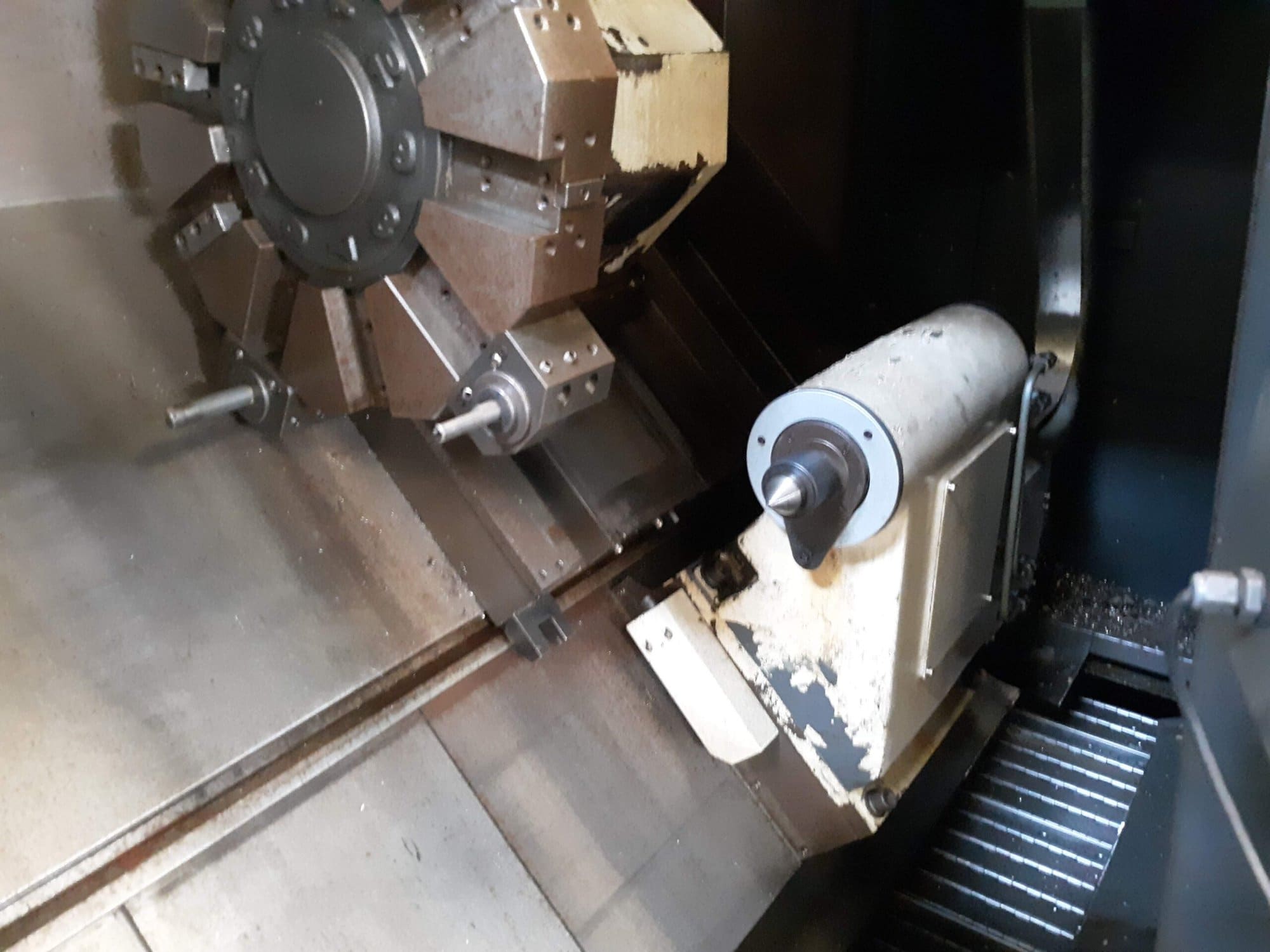 Hwacheon Hi-Tech 550B CNC Lathe, 2012- Tailstock, Chip Conveyor - Image 6