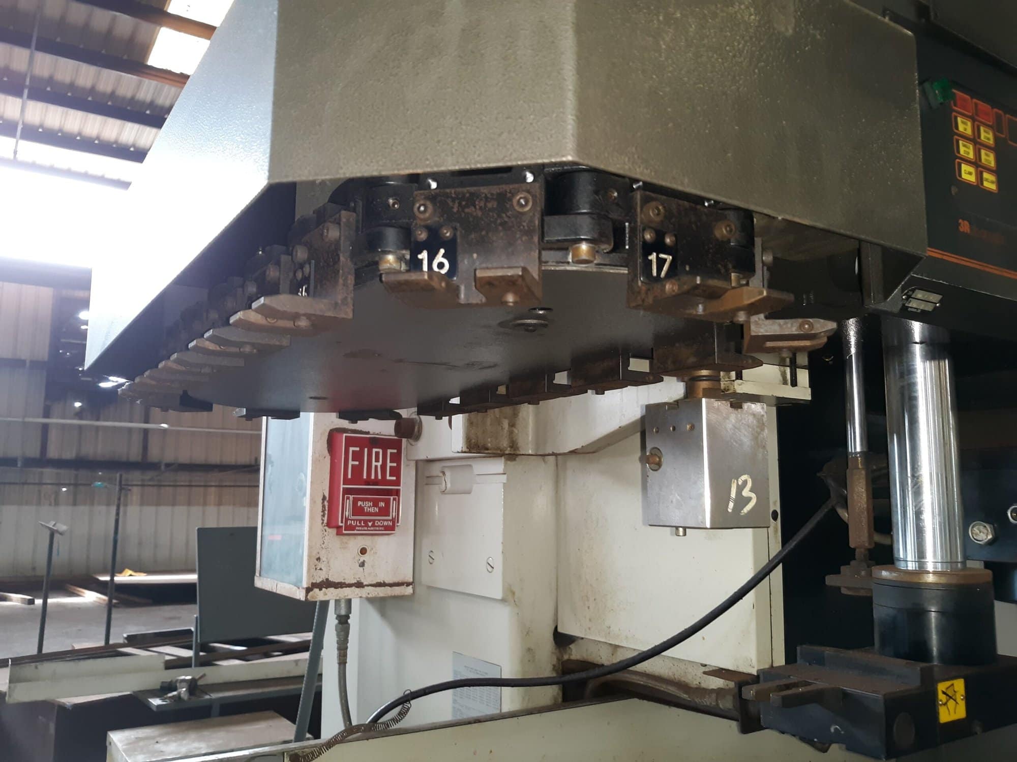 Mitsubishi V55F Sinker EDM, 1995 - Image 4