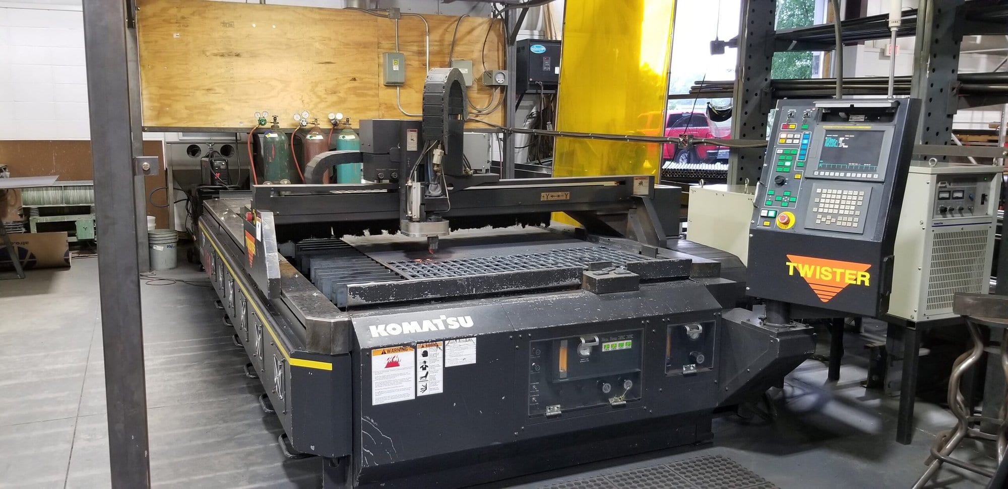 5'x10' Komatsu Twister TFP 3051 CNC Plasma Table, 2008 - Fanuc 21-M Control, Dust Collector