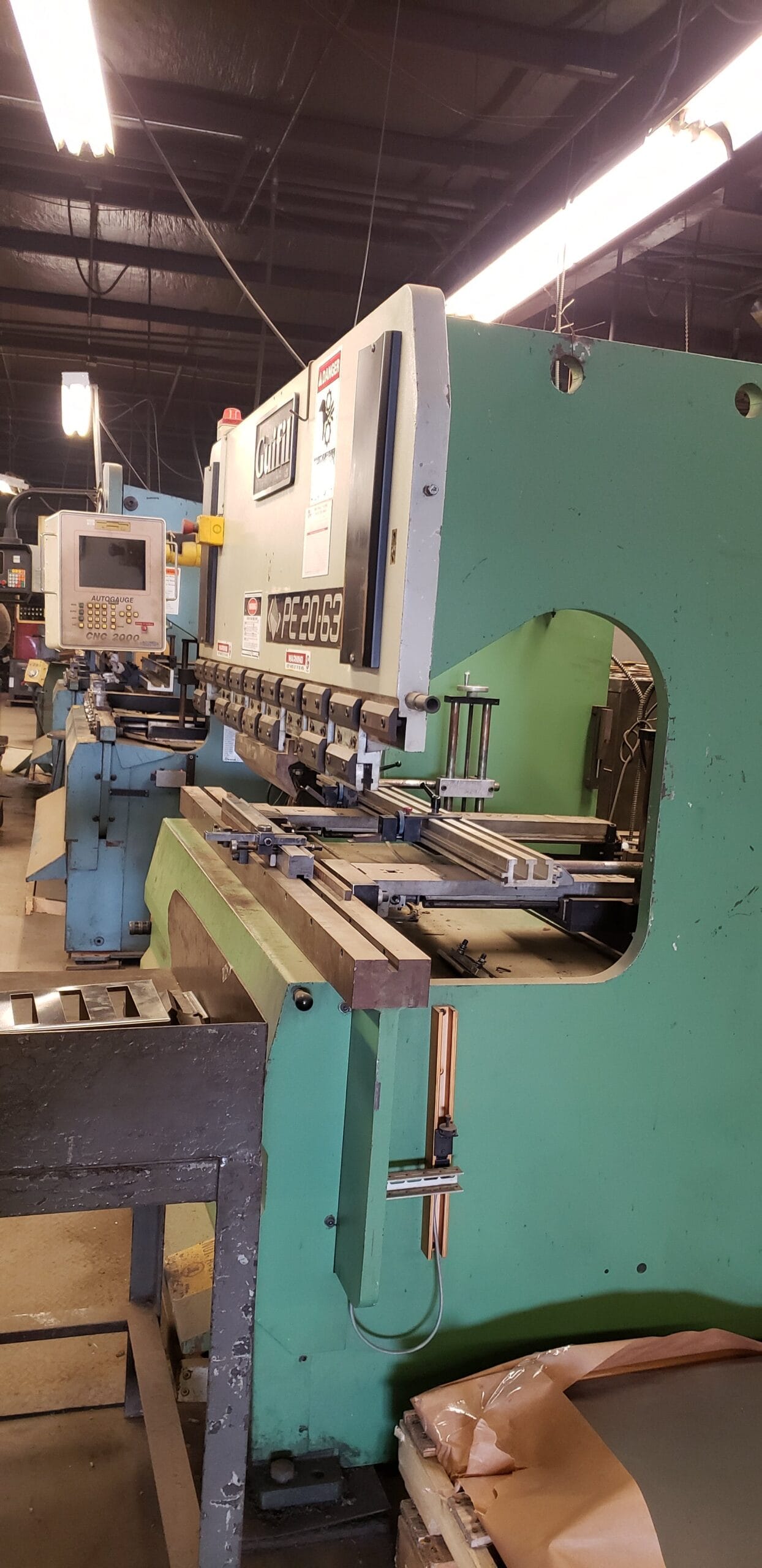 69 Ton x 6.5' Guifil PE 20-63 CNC Press Brake- 4" Stroke, 1997 - Image 2
