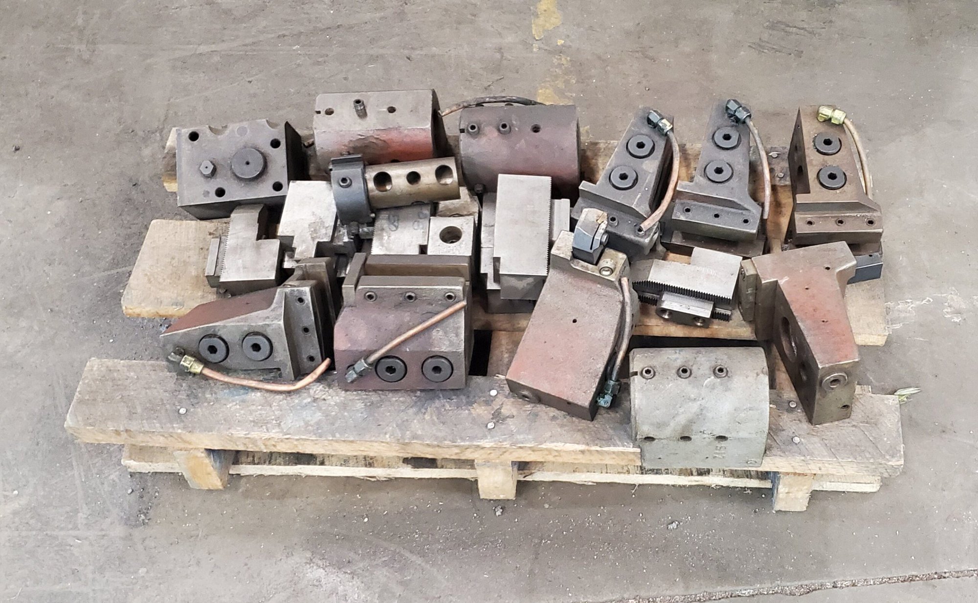 Mazak ST-40 4 Axis CNC Lathe - Lots of Tooling - Image 6