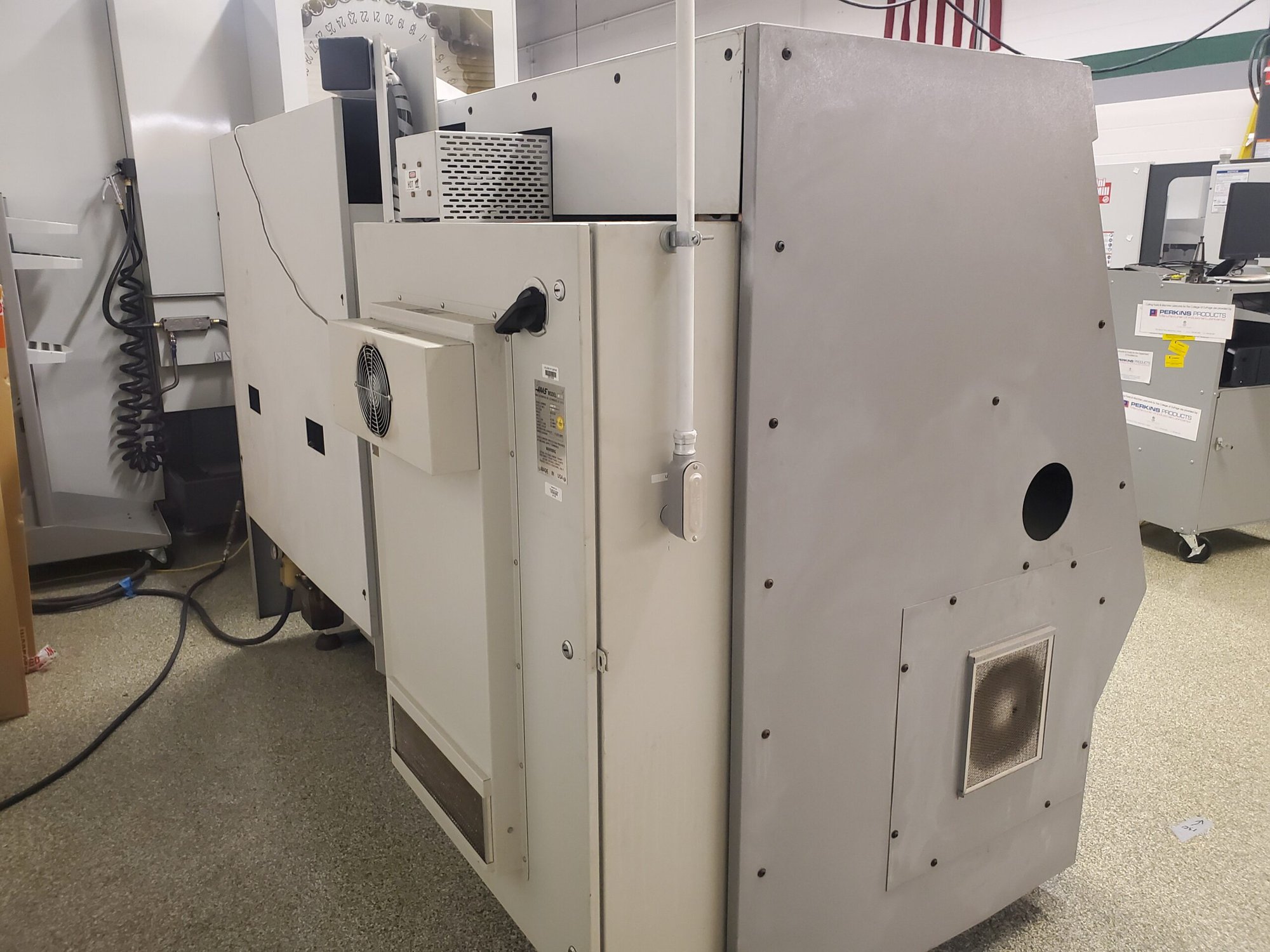 Haas HL-1 CNC Lathe 1995 - Tool Holders, Like New - Image 9