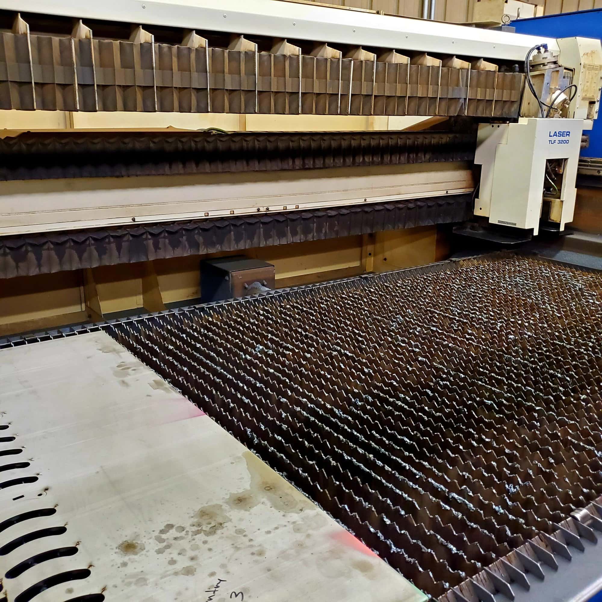 3200 Watt Trumpf L2530 Plus Laser, 2003 - 4' x 8', Resonator recently replaced! - Image 4
