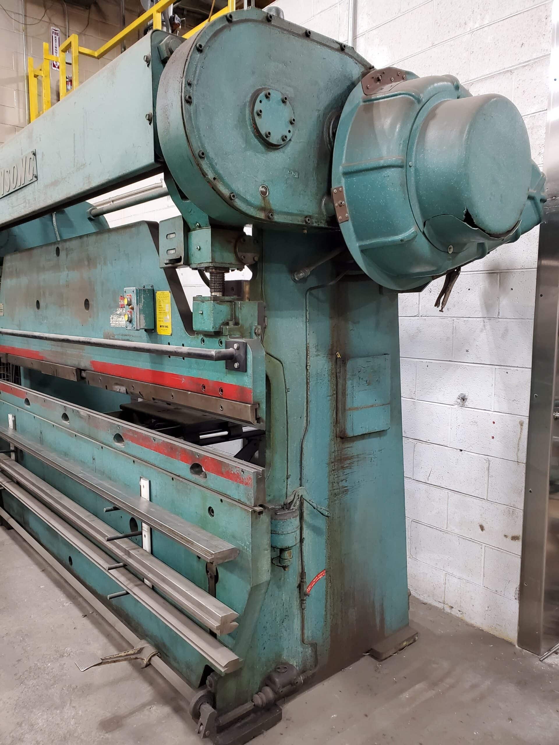 55 Ton X 10' Wysong 55-8 Mechanical Press Brake - Image 2