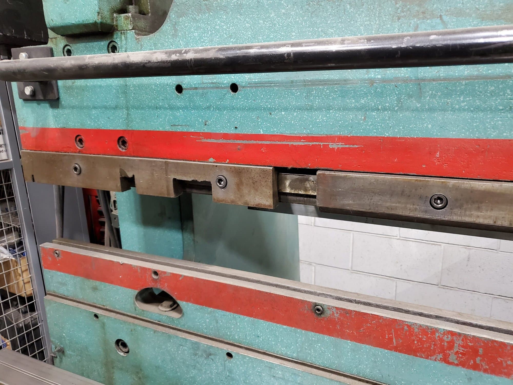 55 Ton X 10' Wysong 55-8 Mechanical Press Brake - Image 4