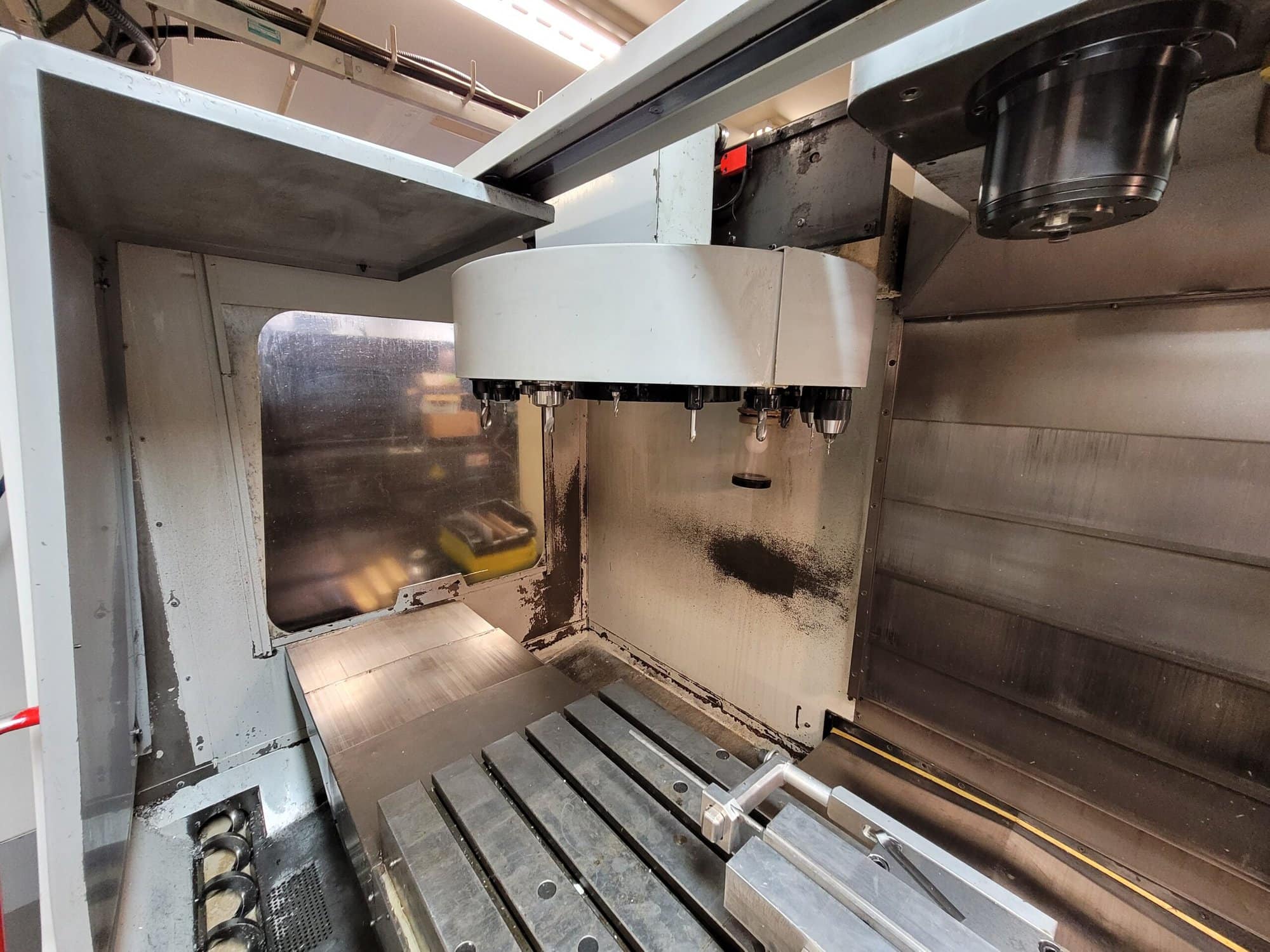 Haas VF-3 VMC, 1997 - 4th Axis Ready, Rigid Tap, GearBox, Under Power - Image 4