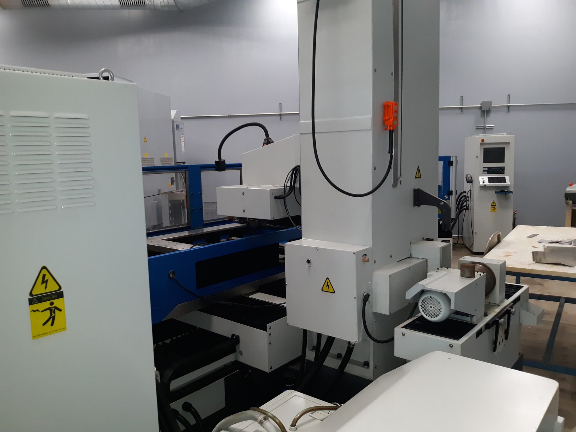 Knuth DEM 1000A Wire EDM, 2015 - Image 9