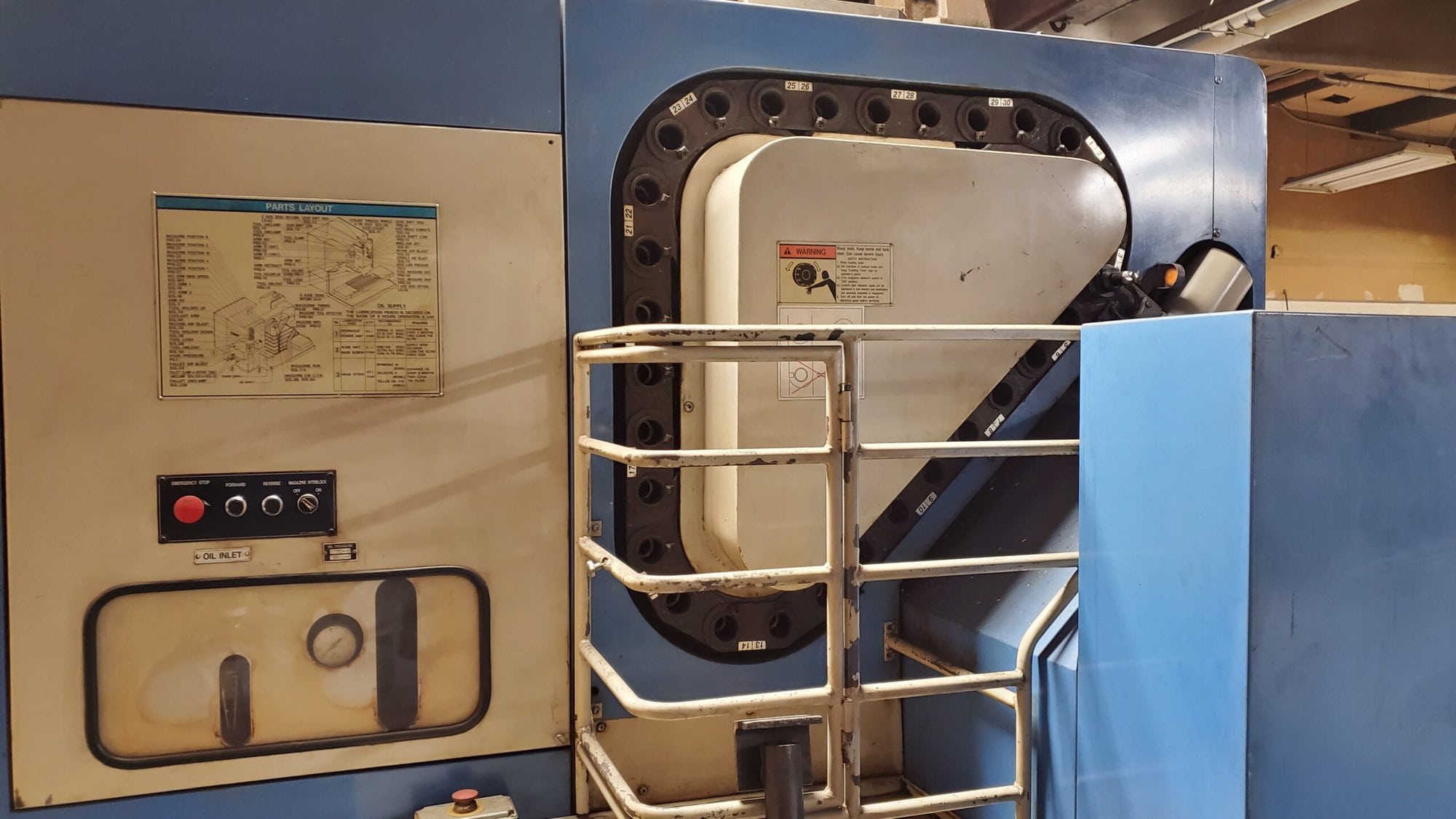 Mazak V10 Vertical Machining Center, 1992 - Image 4