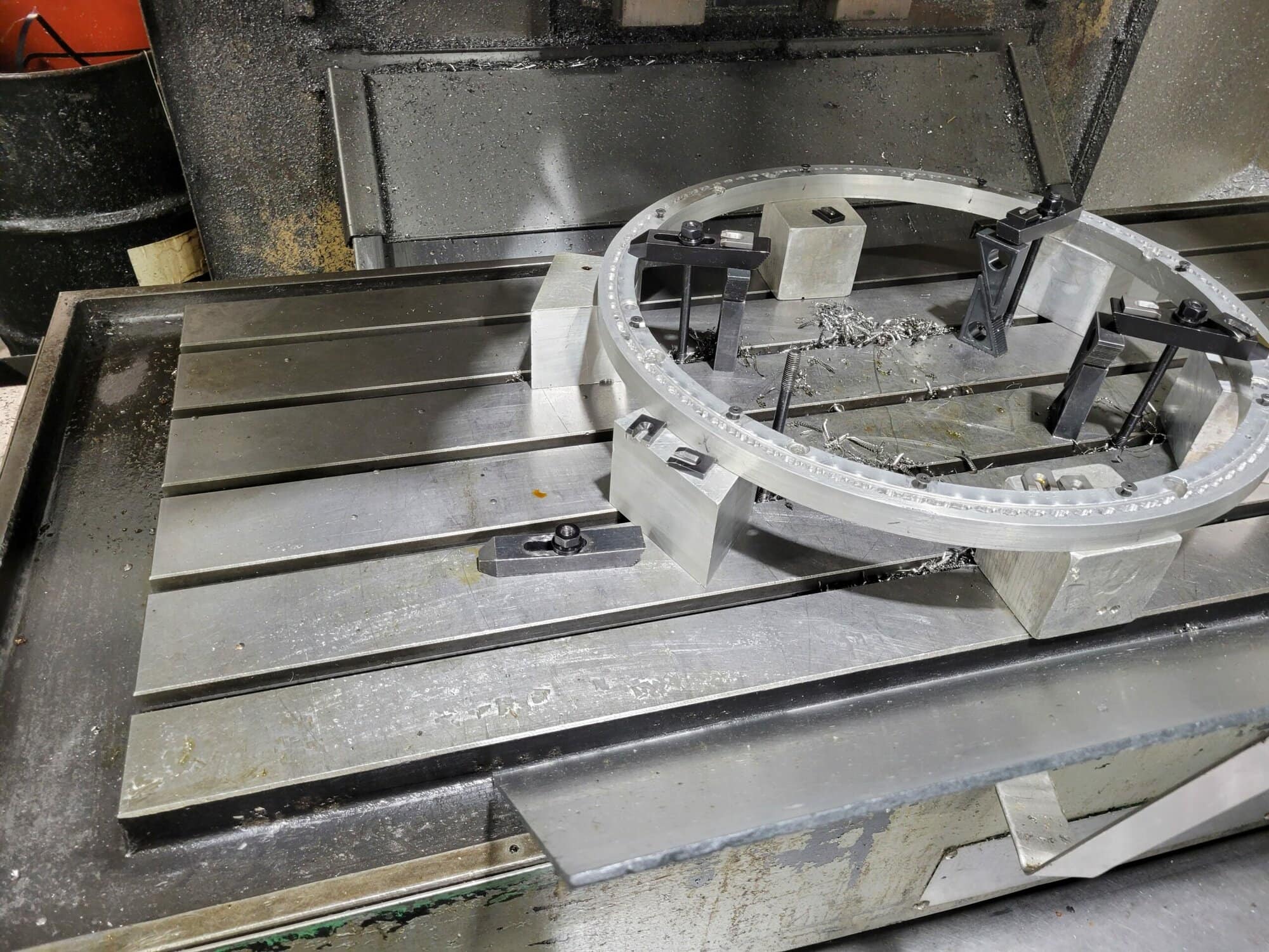 Leadwell MCV-1300P VMC, 1988 - Tooling Included, 90 Degree Angle Head - Image 3