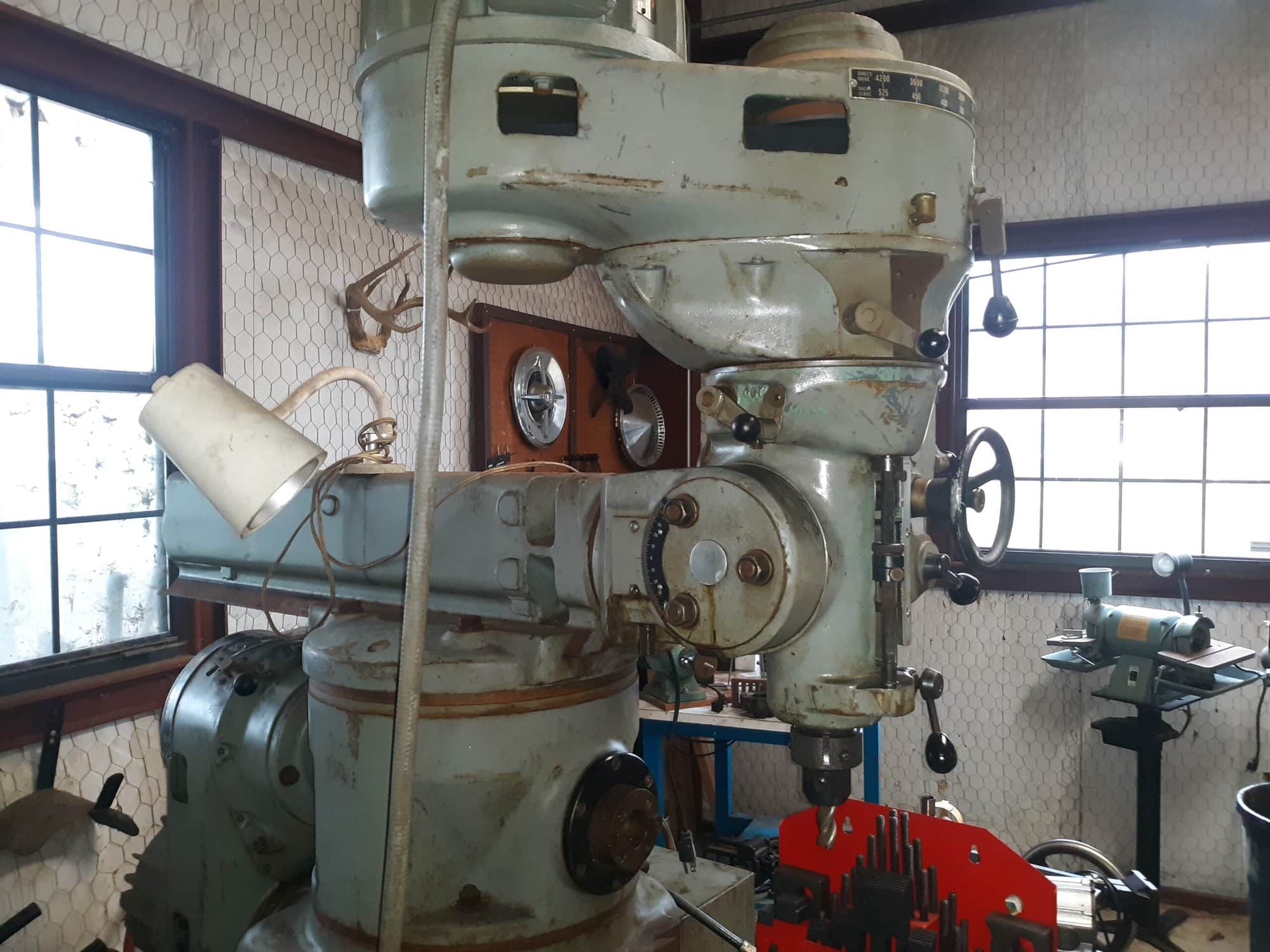 Wells Index Model 860 Horizontal/Vertical Milling Machine, DRO - Includes Lots of Tooling - Image 4
