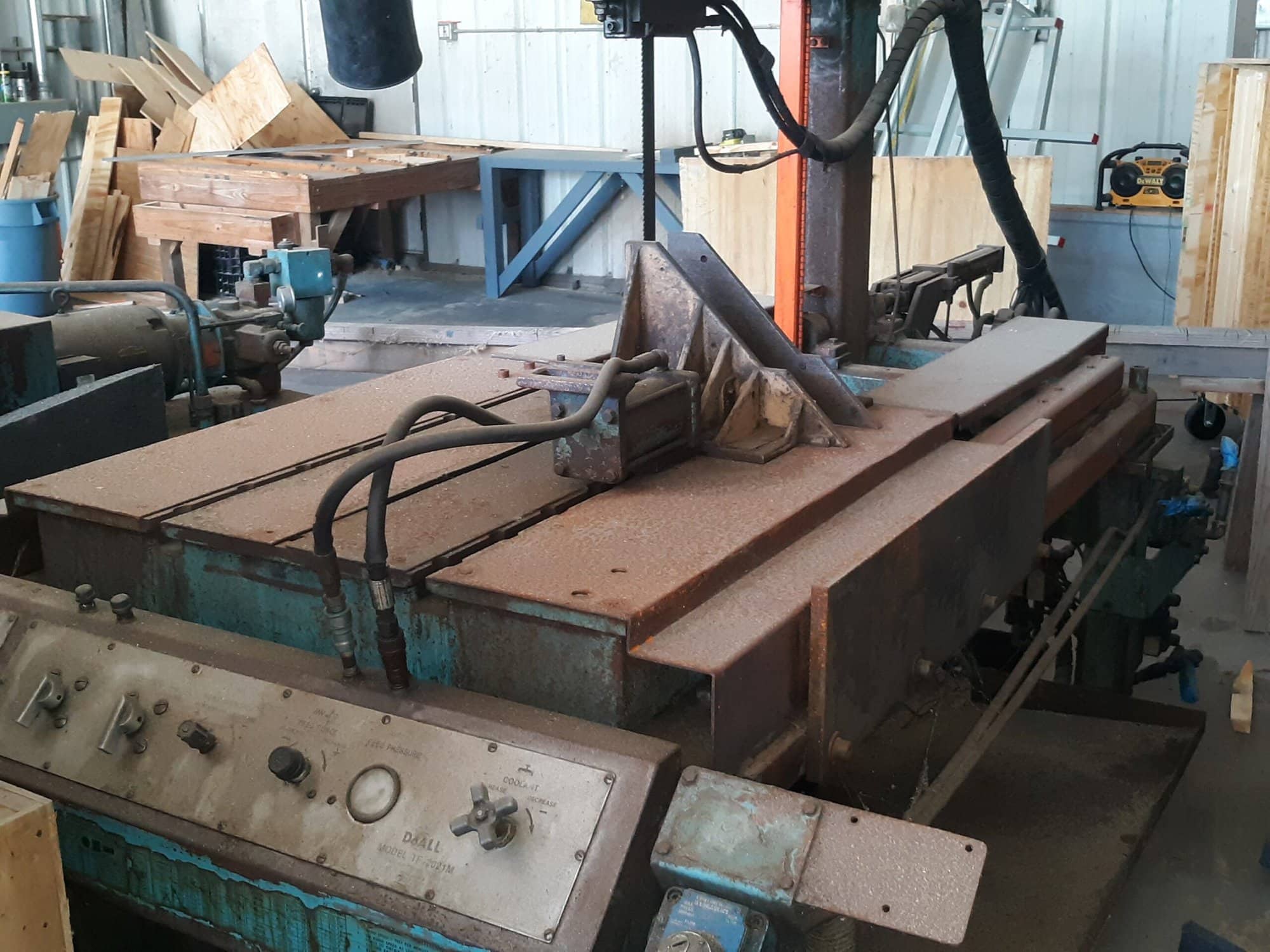 DoAll TF 2021M Automatic Vertical Bandsaw, 2001 - Image 3