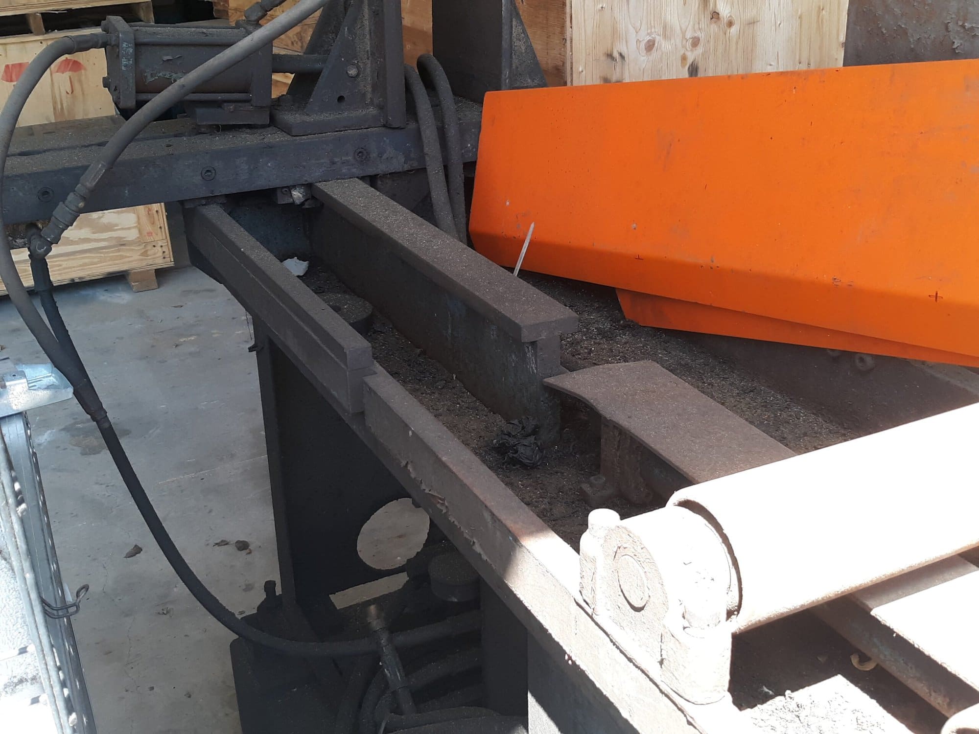 DoAll TF 2021M Automatic Vertical Bandsaw, 2001 - Image 8