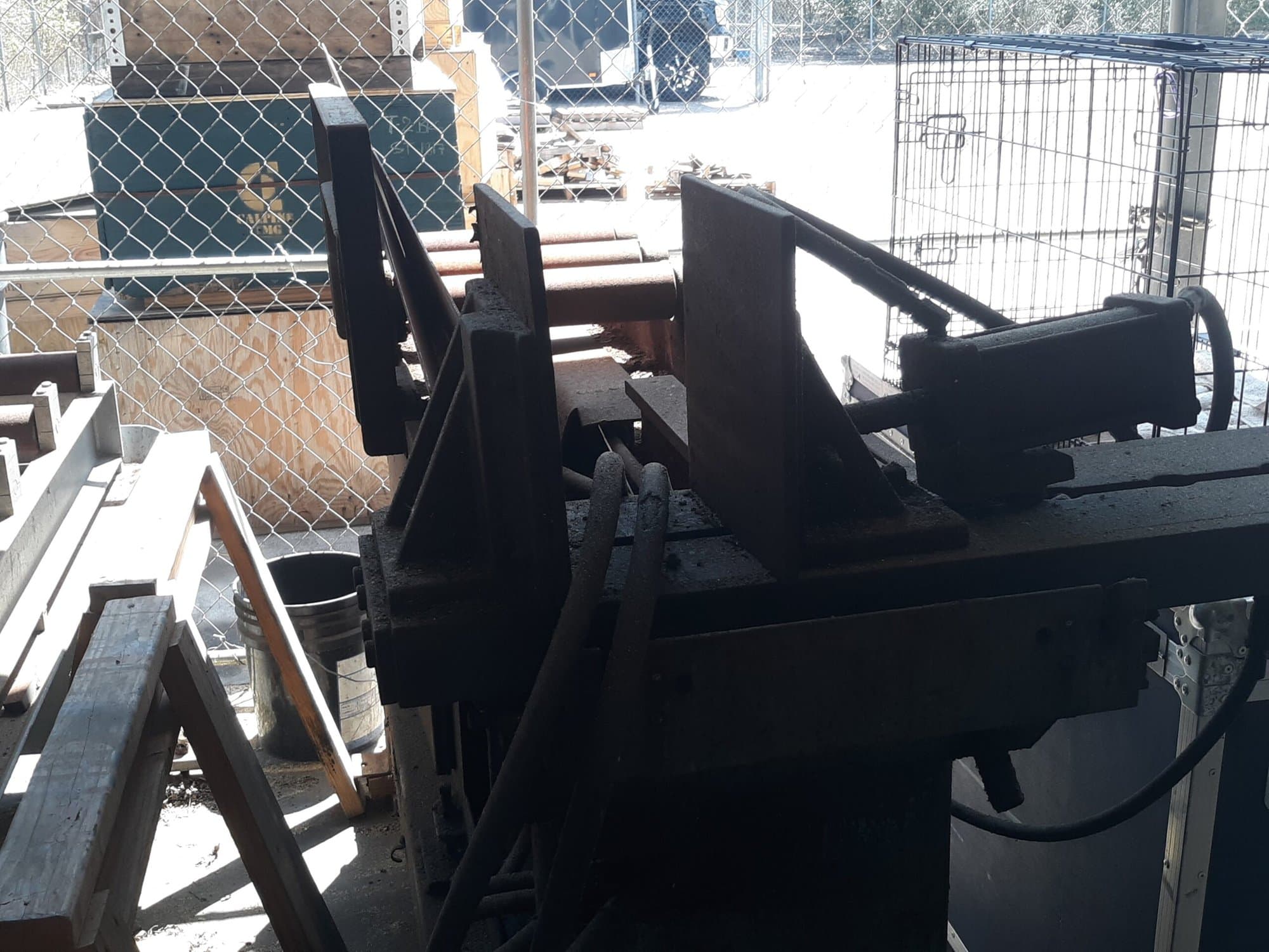 DoAll TF 2021M Automatic Vertical Bandsaw, 2001 - Image 11