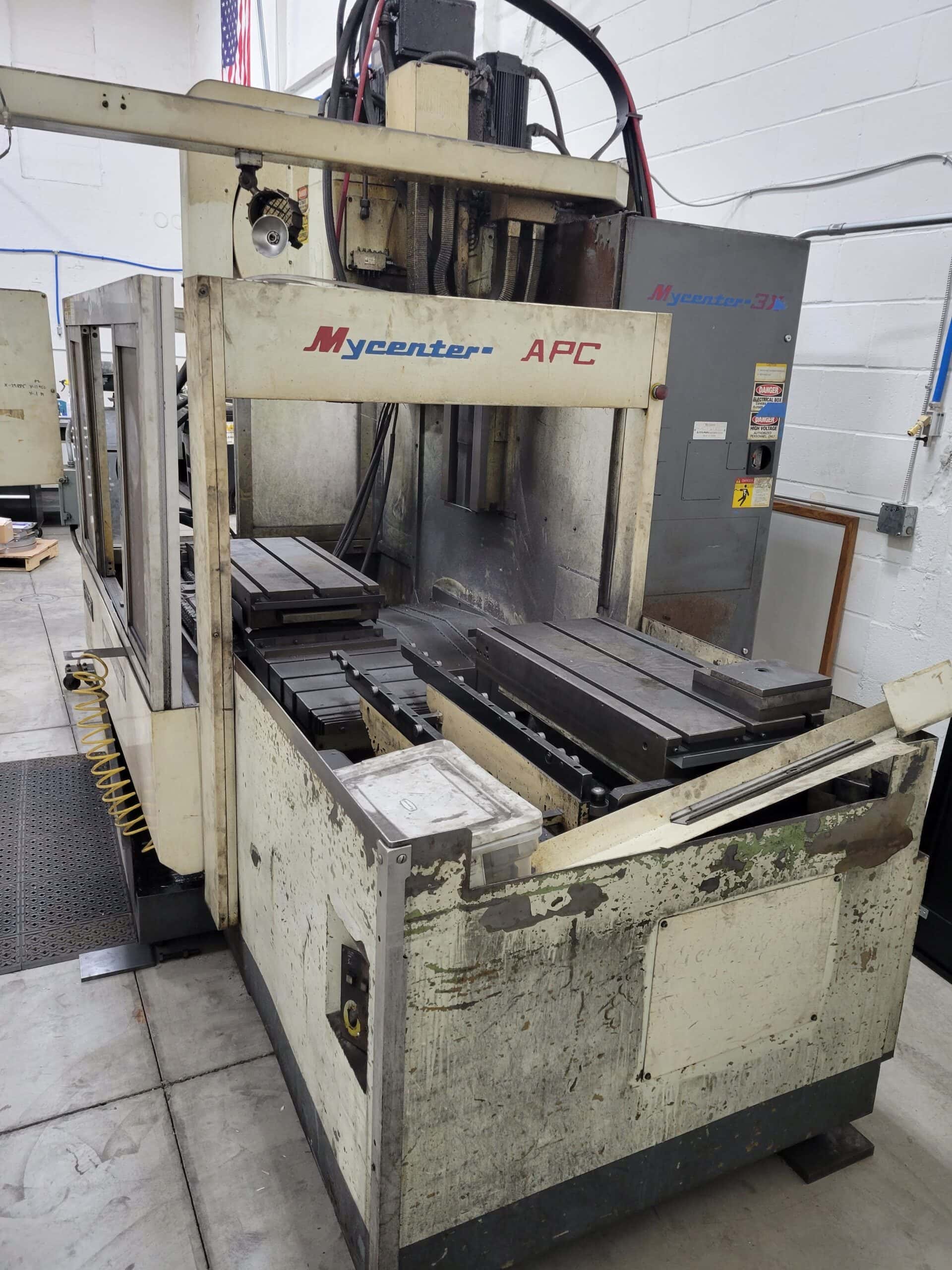 Kitamura Mycenter-3x VMC, 1994 - Available Immediately, Chip Conveyor, Pallet Changer - Image 4